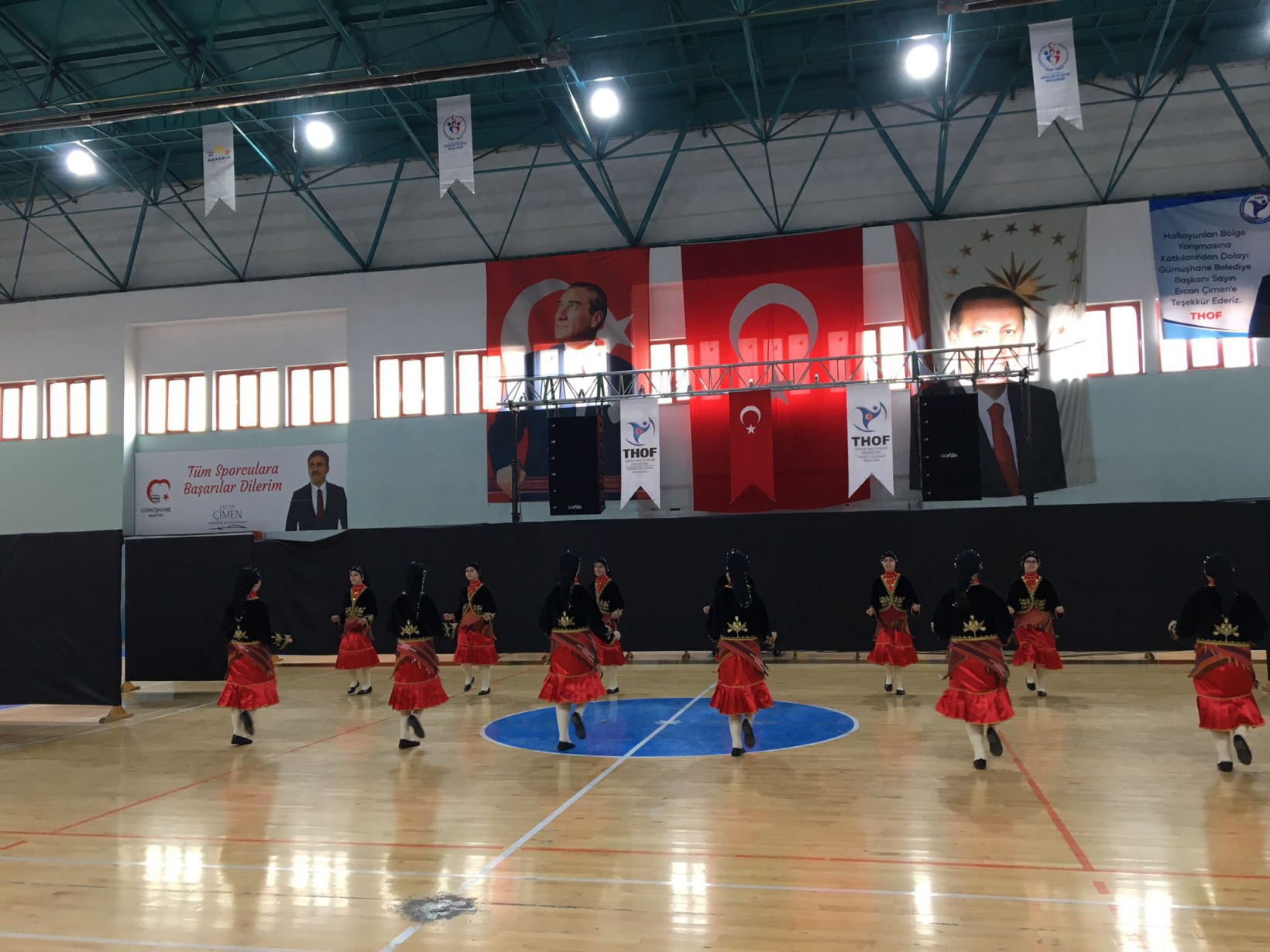 Halk oyunları grup yarışmaları Gümüşhane’de yapıldı 11