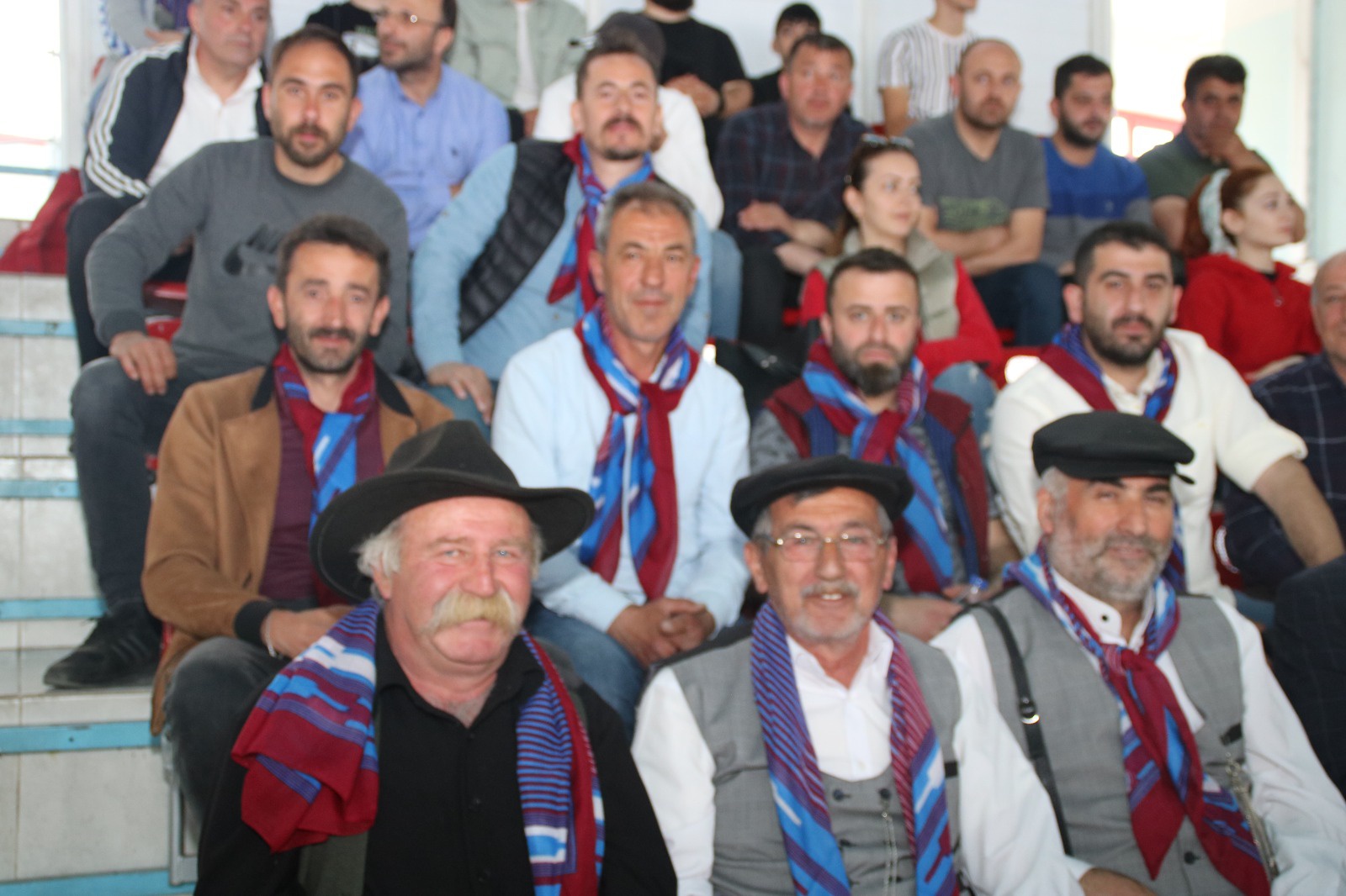 Halk oyunları grup yarışmaları Gümüşhane’de yapıldı 14