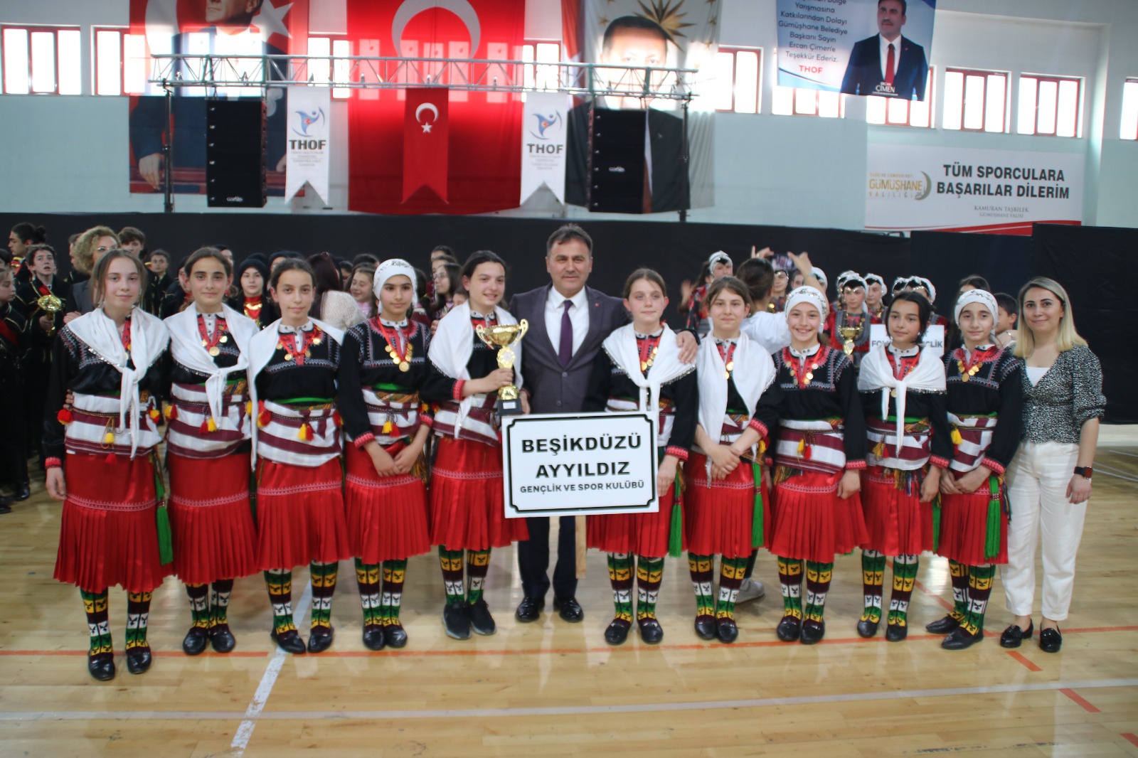 Halk oyunları grup yarışmaları Gümüşhane’de yapıldı 22