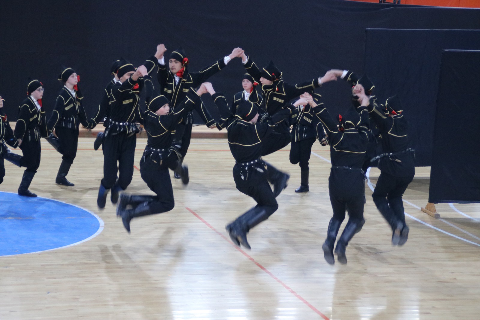 Halk oyunları grup yarışmaları Gümüşhane’de yapıldı 12