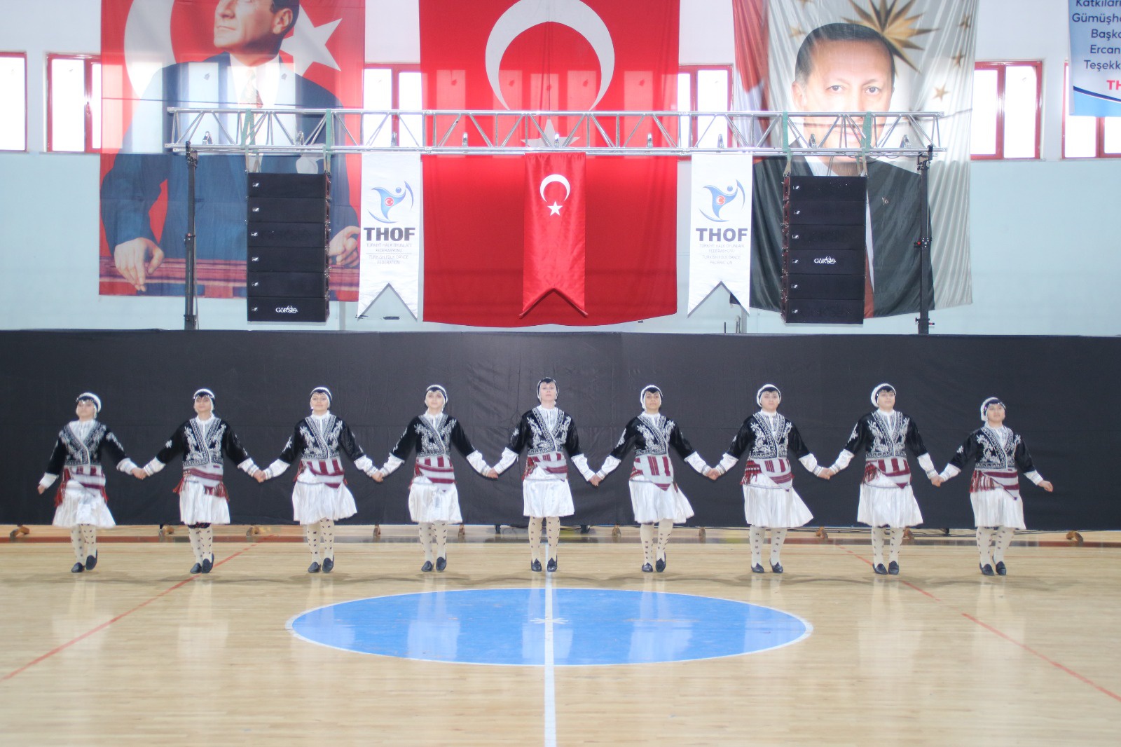 Halk oyunları grup yarışmaları Gümüşhane’de yapıldı 6