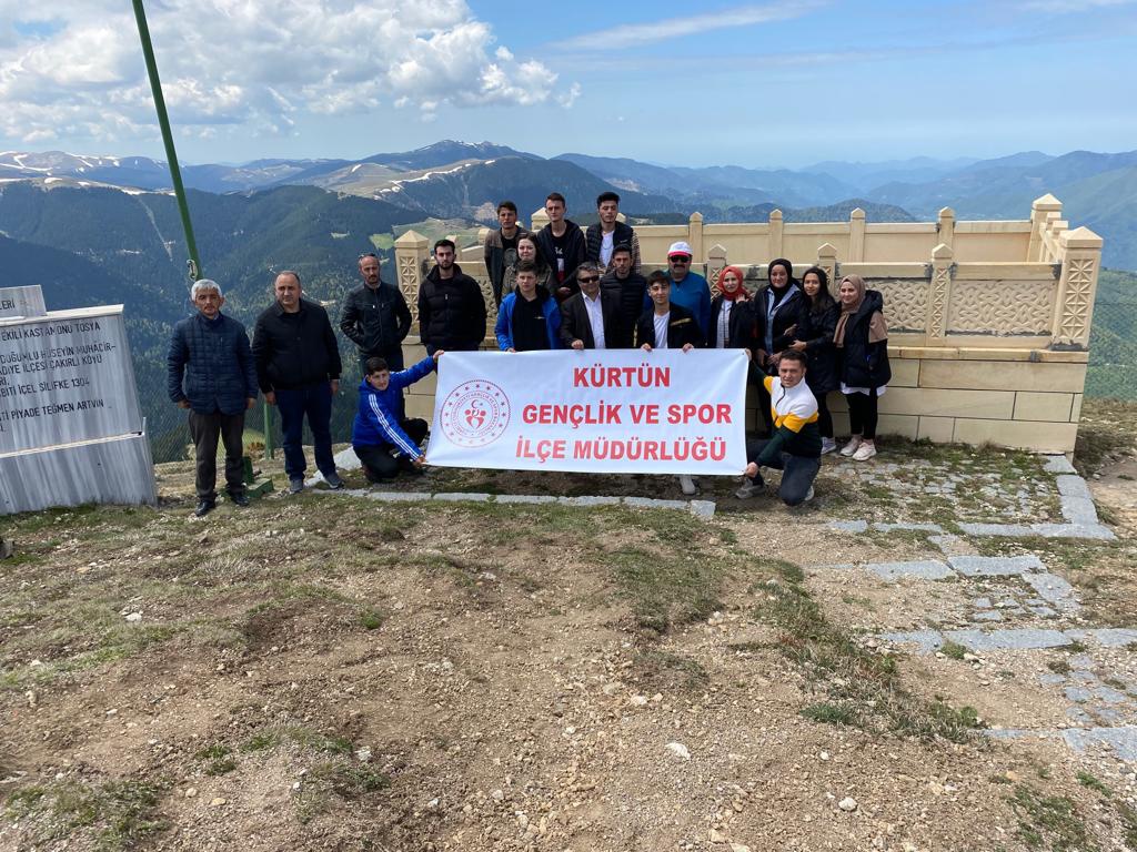Kabaktepe’ye Şehitlere Saygı yürüyüşü düzenlendi 4