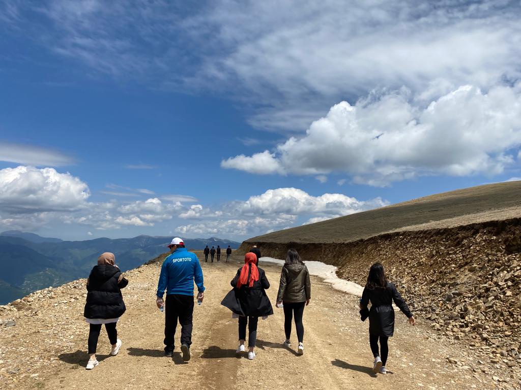 Kabaktepe’ye Şehitlere Saygı yürüyüşü düzenlendi 3