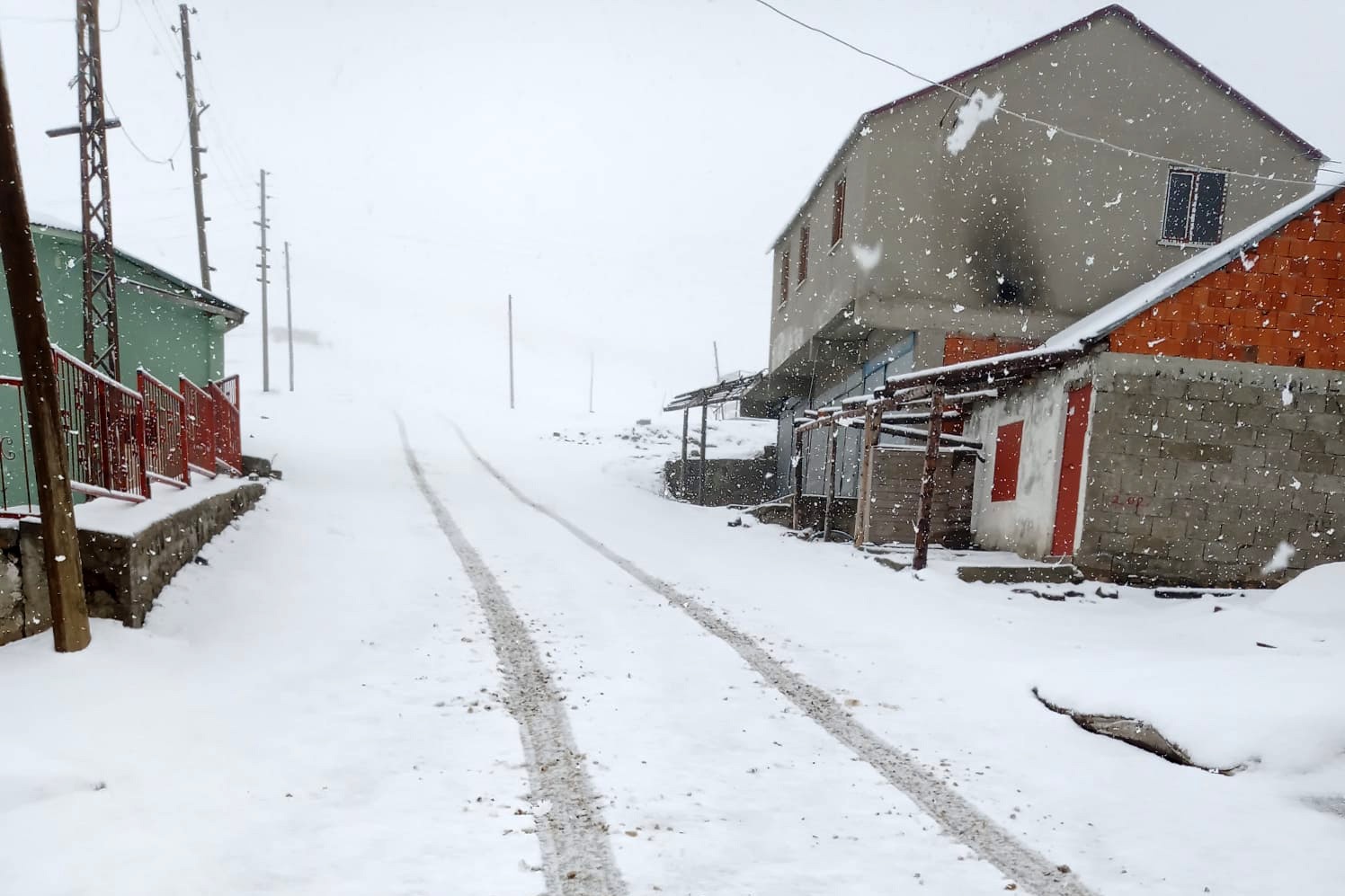 Gümüşhane'nin yüksekleri 19 Mayıs'ta beyaza büründü 4