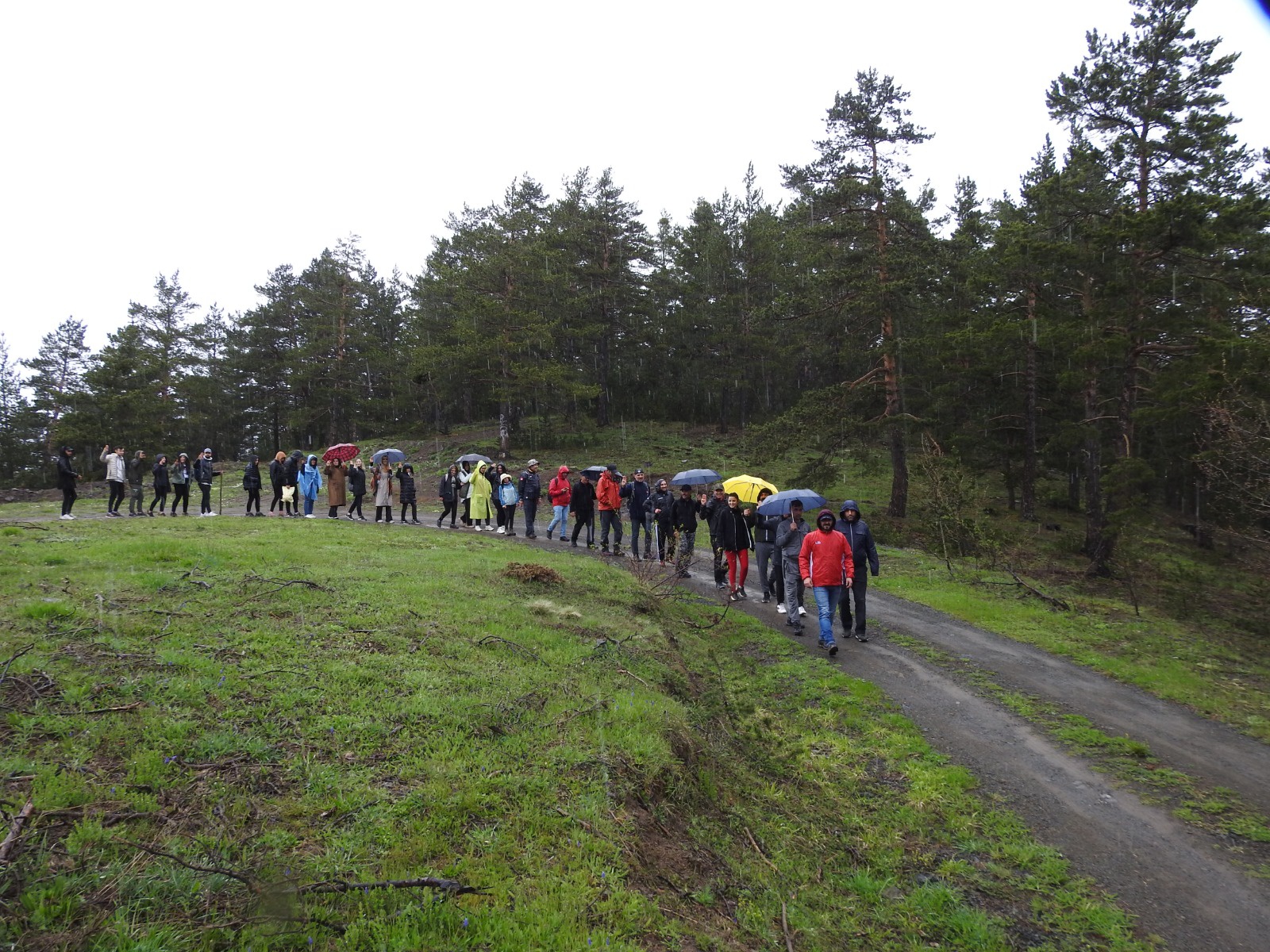 Bağımsızlık ve gençlik yürüyüşü yapıldı 10
