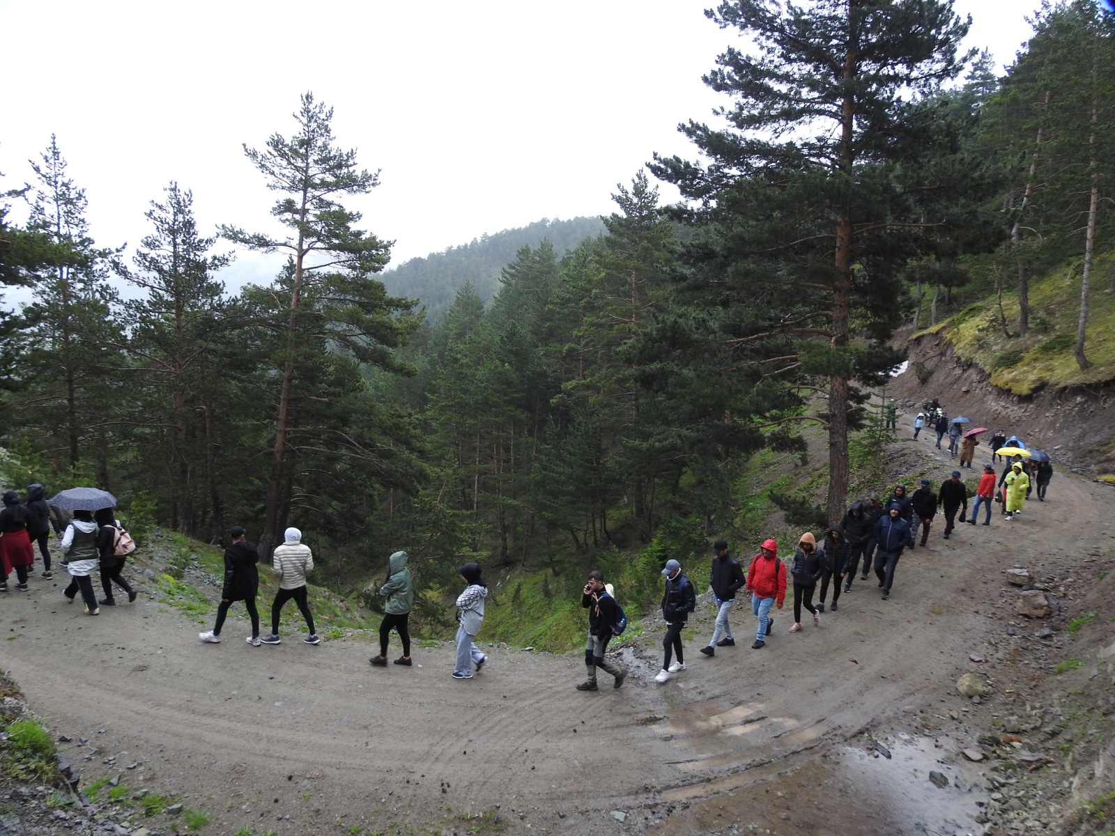 Bağımsızlık ve gençlik yürüyüşü yapıldı 6
