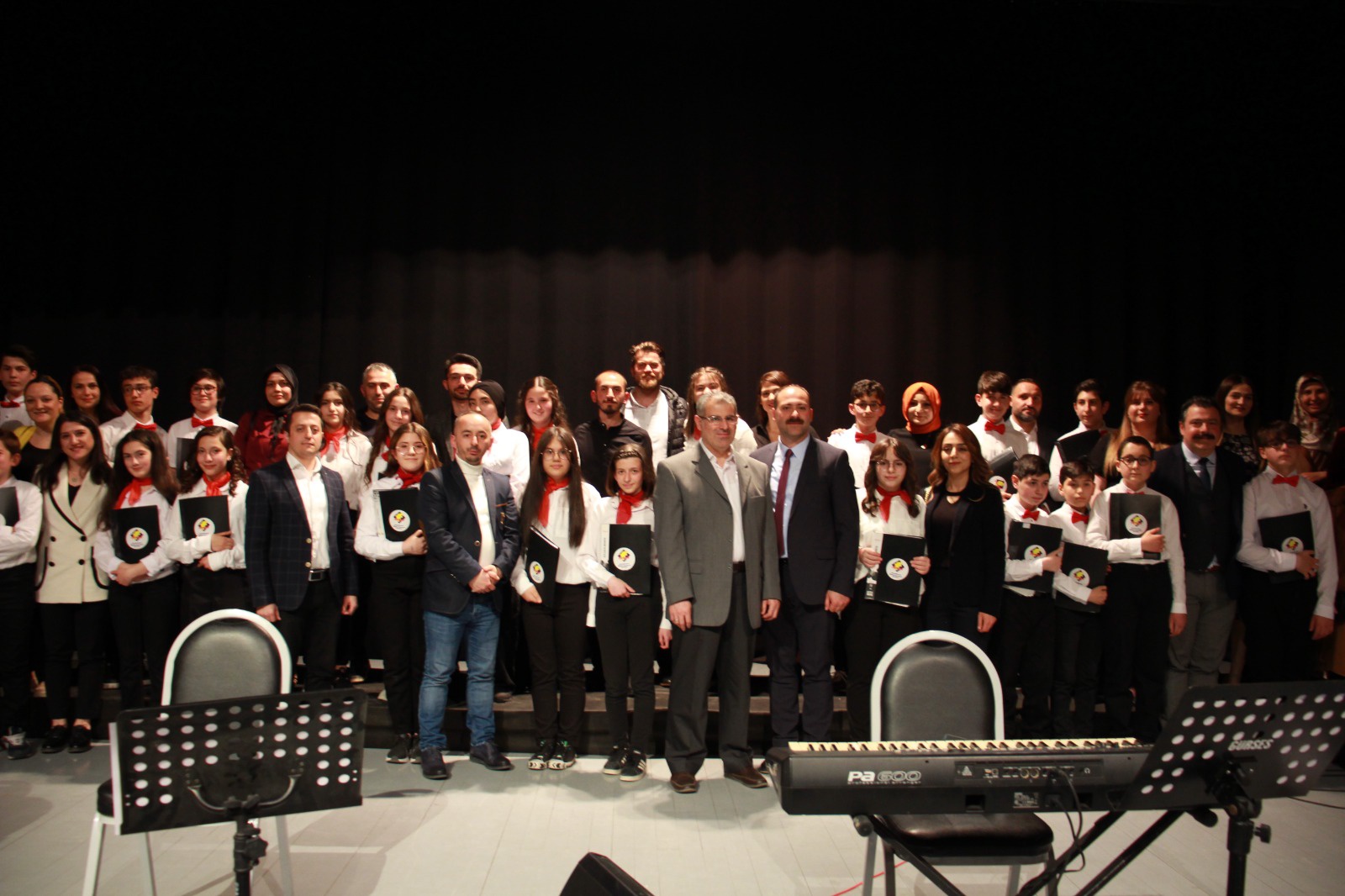 Final Okulları türkülerle coşturdu 4