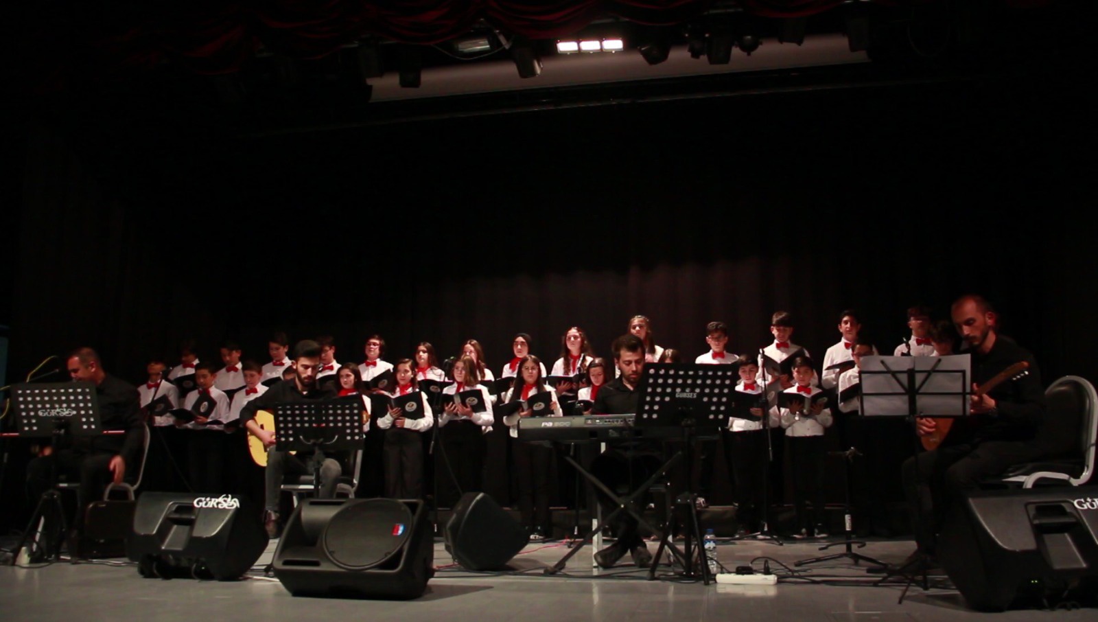 Final Okulları türkülerle coşturdu 3