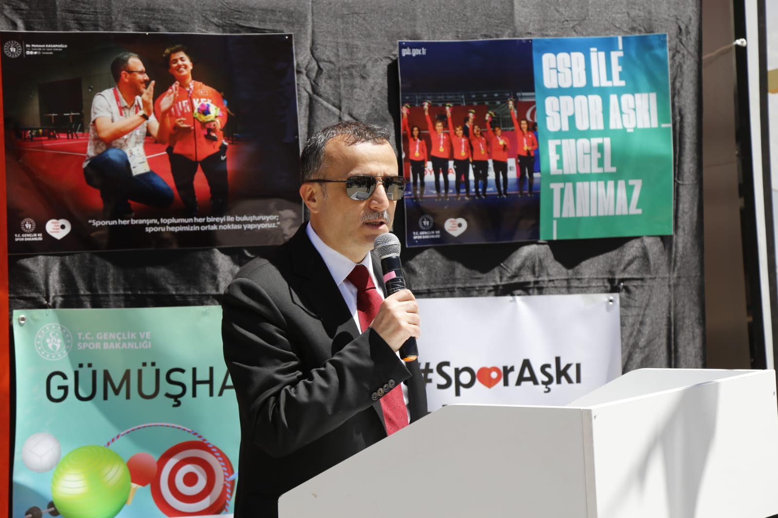 Gümüşhane’de özel öğrencilere özel spor malzemeleri dağıtıldı 6