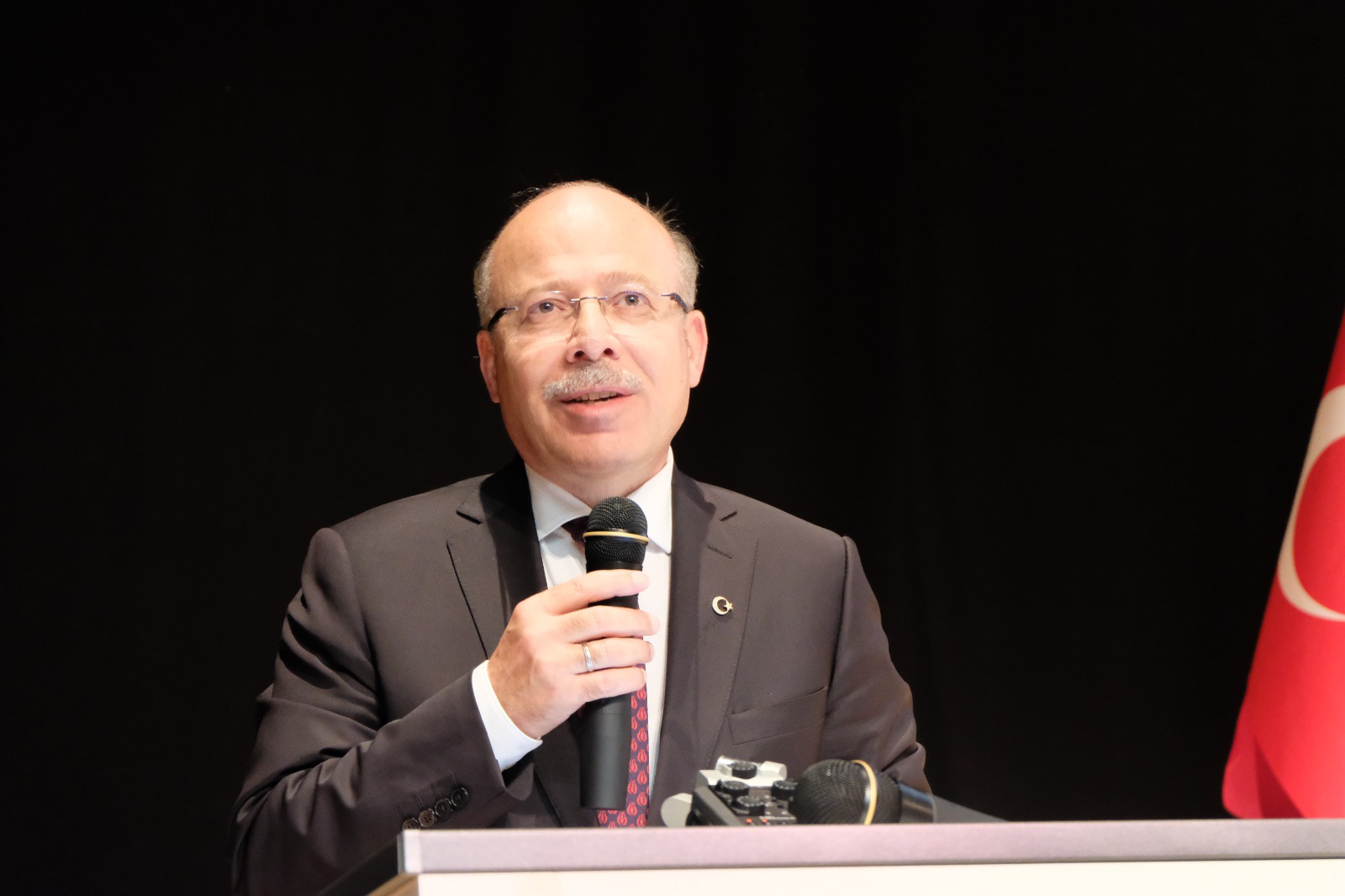 Koç: Türkiye hiçbir istatistiğe uyan bir ülke değil   1