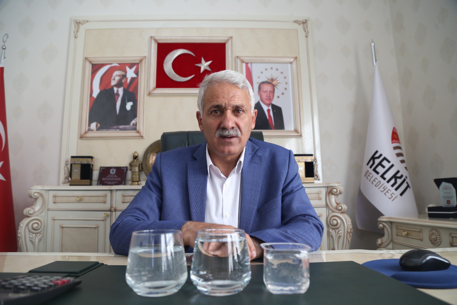 Musluklardan akan çamurlu su vatandaşları isyan ettirdi 3