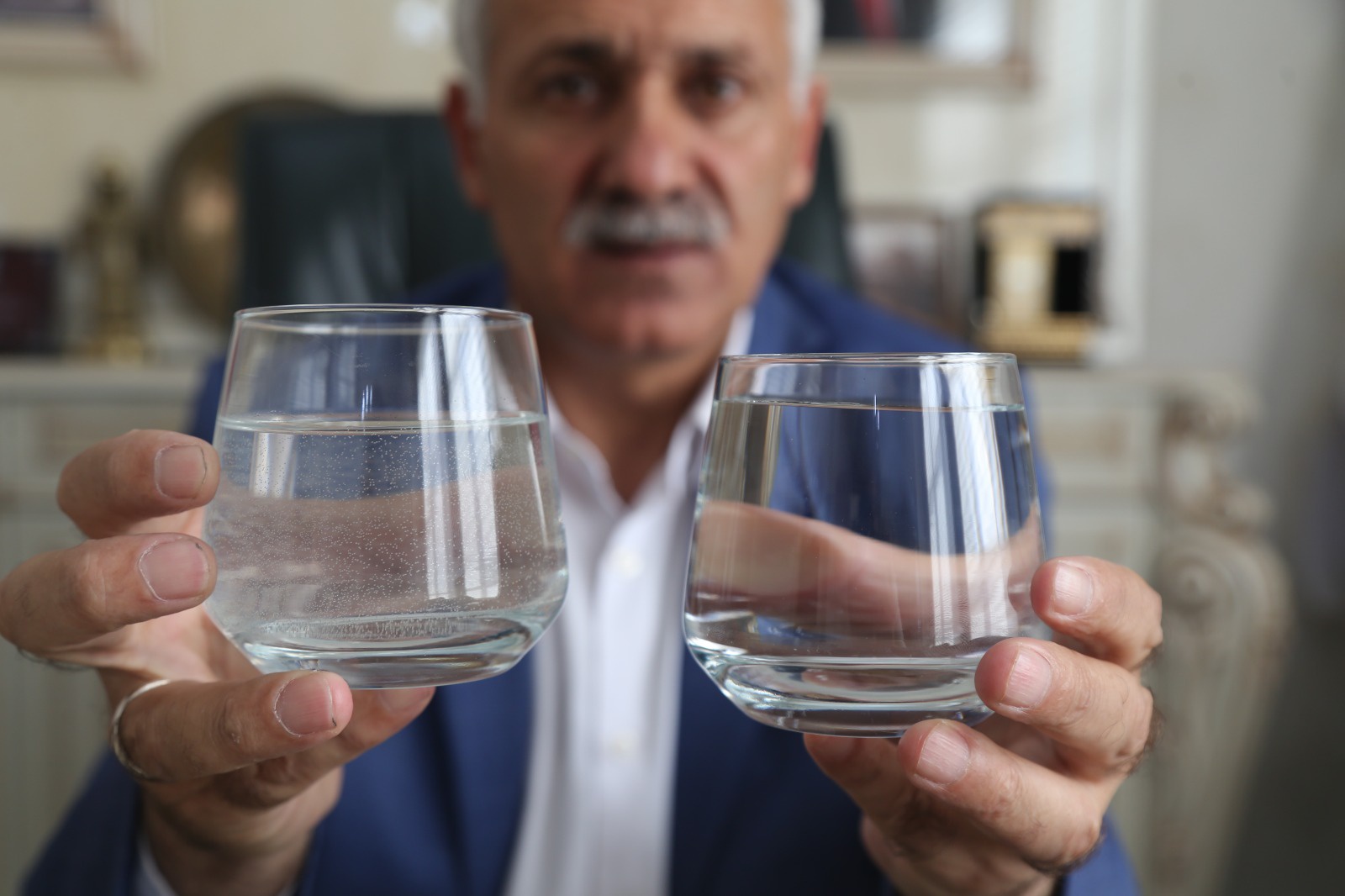 Musluklardan akan çamurlu su vatandaşları isyan ettirdi 8