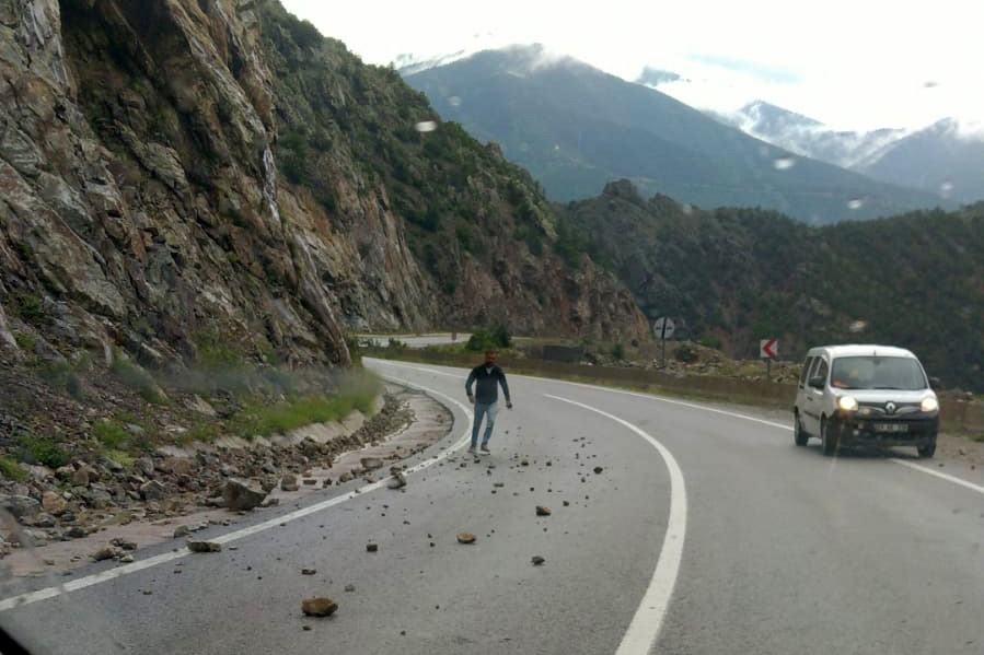 Gümüşhane’de aşırı yağış sele neden oldu 1