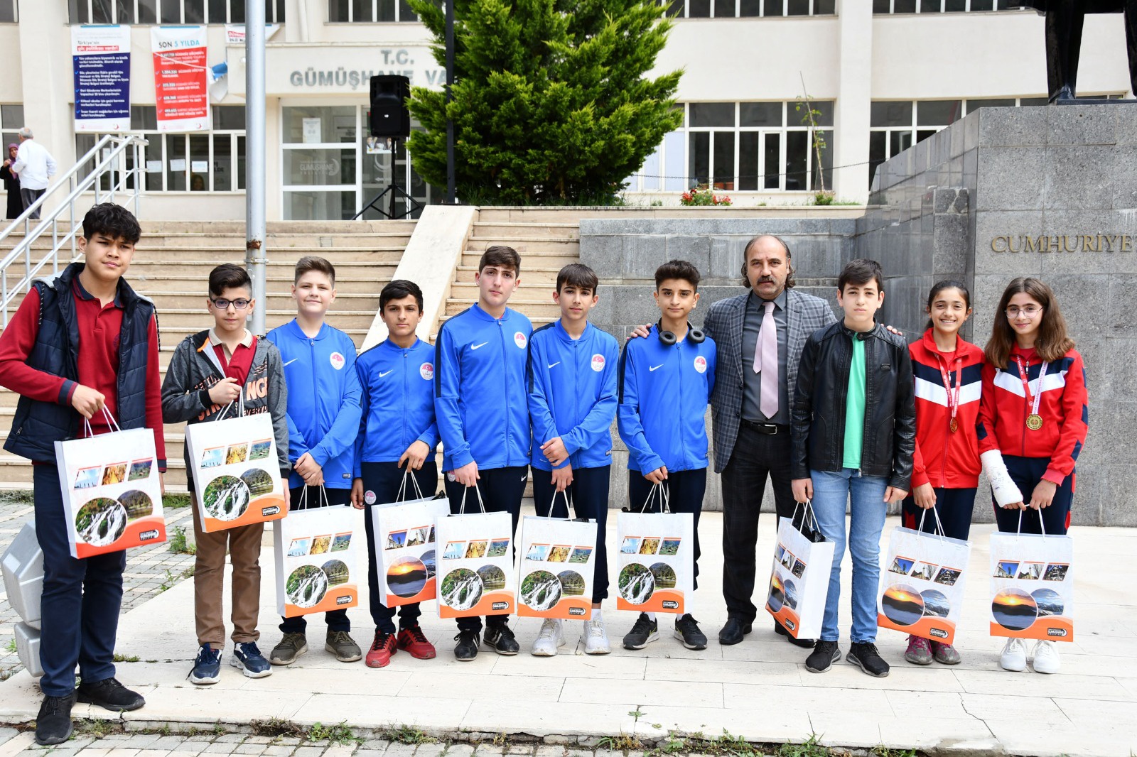 Gümüşhane’de şampiyon öğrenciler ödüllendirildi 27