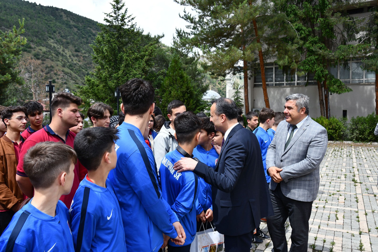 Gümüşhane’de şampiyon öğrenciler ödüllendirildi 25