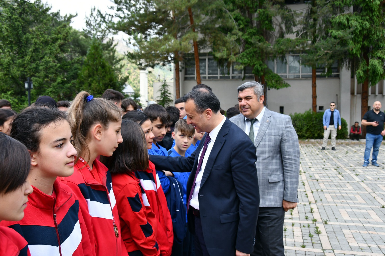 Gümüşhane’de şampiyon öğrenciler ödüllendirildi 8