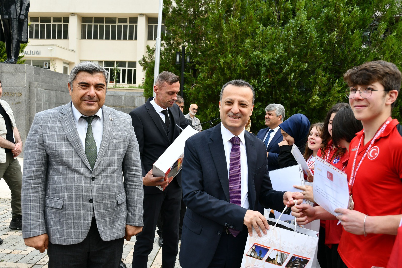 Gümüşhane’de şampiyon öğrenciler ödüllendirildi 19