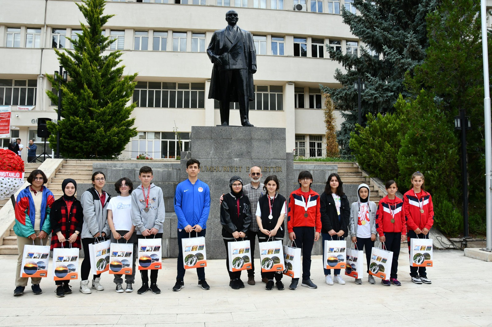 Gümüşhane’de şampiyon öğrenciler ödüllendirildi 5