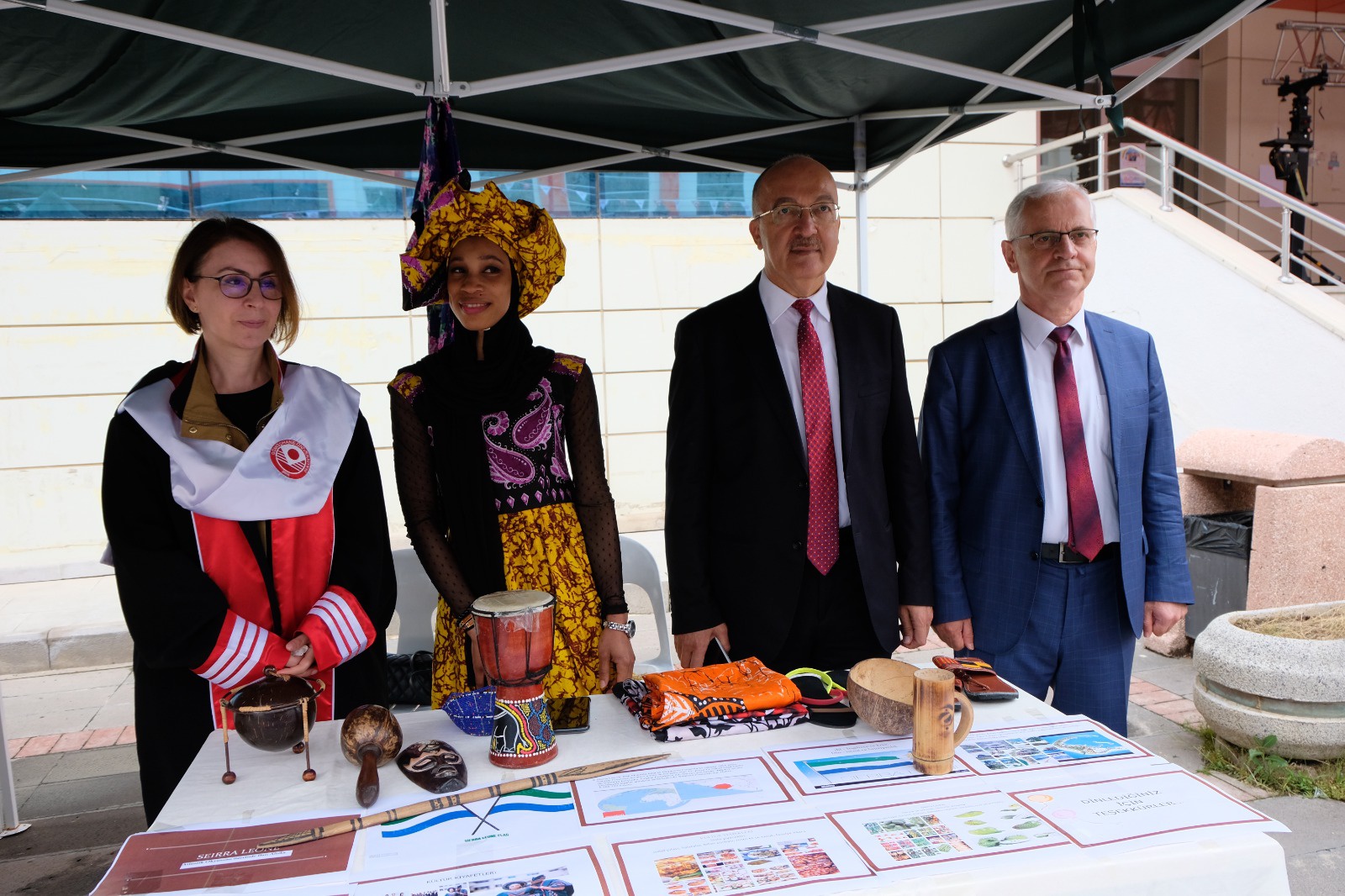 Gümüşhane’deki Afrikalı öğrenciler yerel kıyafetleriyle horon oynadı 18