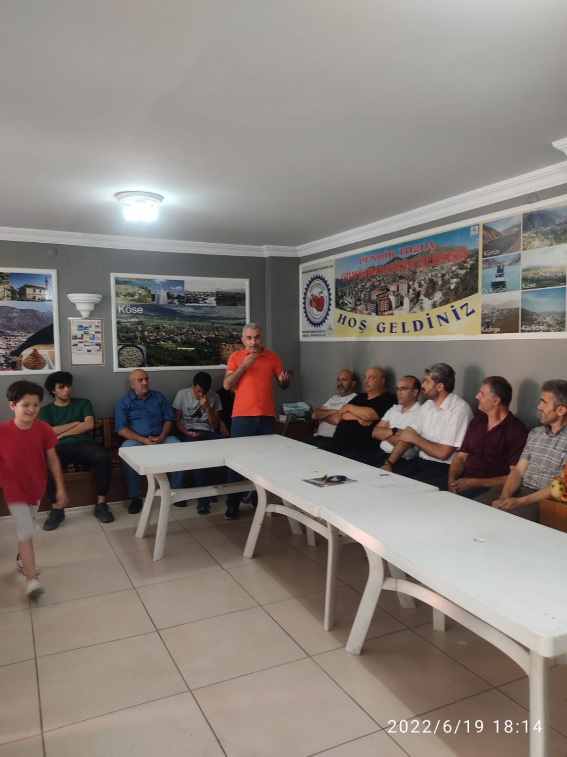 Pendik-Tuzla’da “Karneni getir, hediyeni götür” programı 13