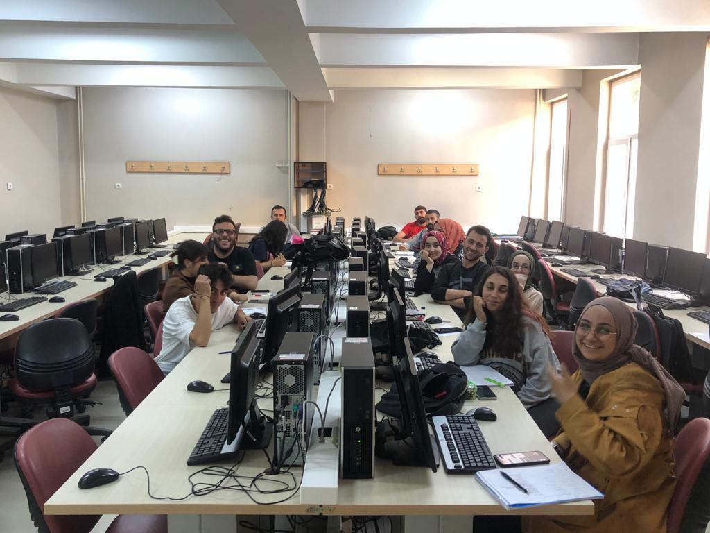 AutoCad kursunu tamamlayanlara belgeleri verildi 5