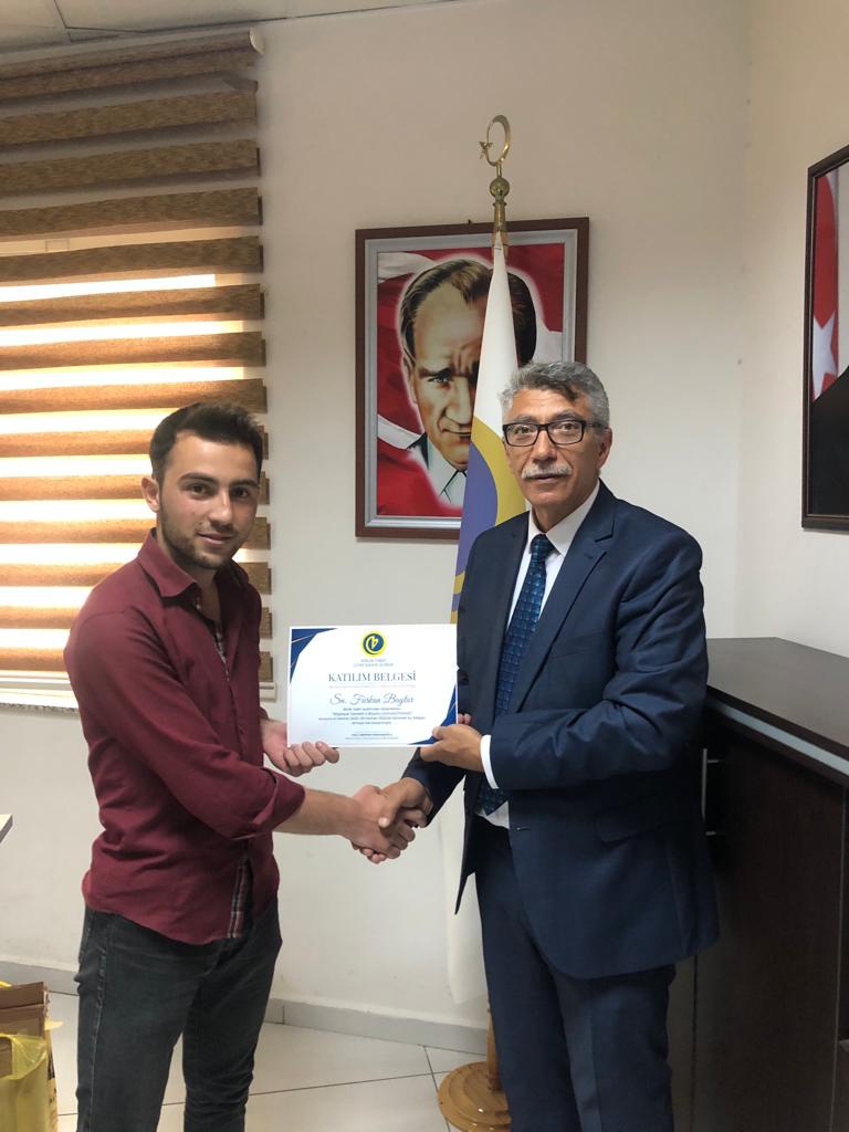 AutoCad kursunu tamamlayanlara belgeleri verildi 1