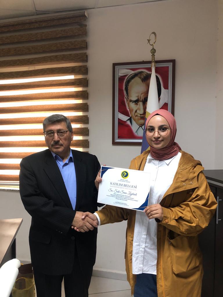 AutoCad kursunu tamamlayanlara belgeleri verildi 3