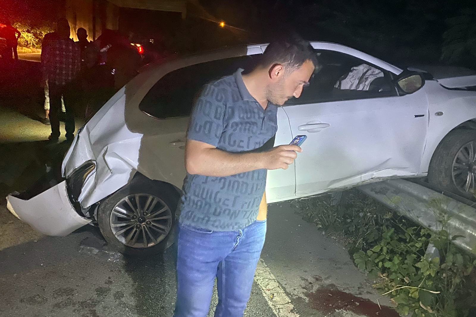 Otomobil 200 metrelik uçuruma yuvarlandı: 2 ağır yaralı 6