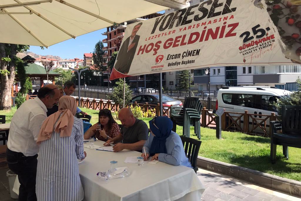 Gümüşhane’de pestil, pekmez ve yöresel yemek yarışması düzenlendi 8