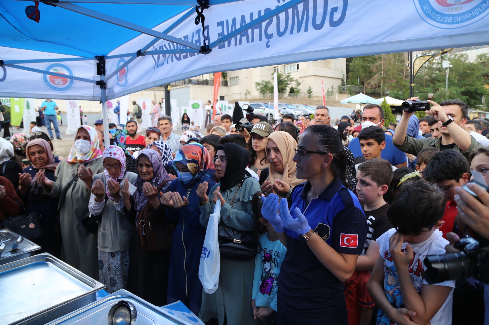 Gümüşhane’de 2 bin kişilik Aşure dağıtıldı 5