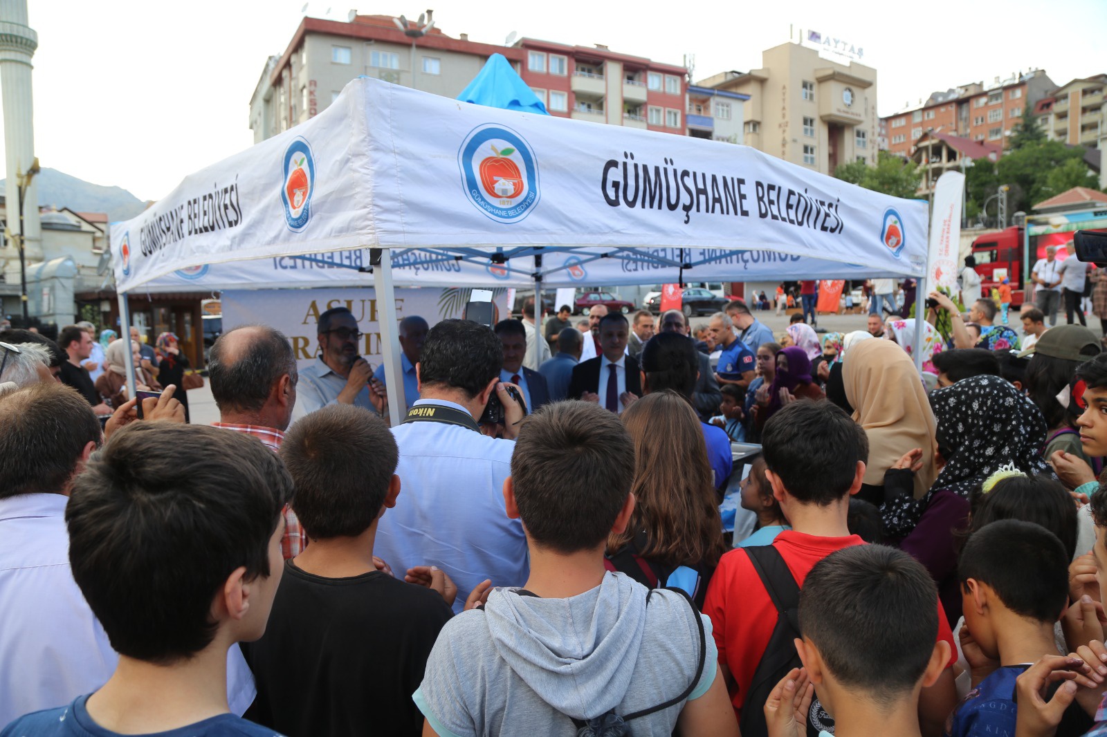 Gümüşhane’de 2 bin kişilik Aşure dağıtıldı 6