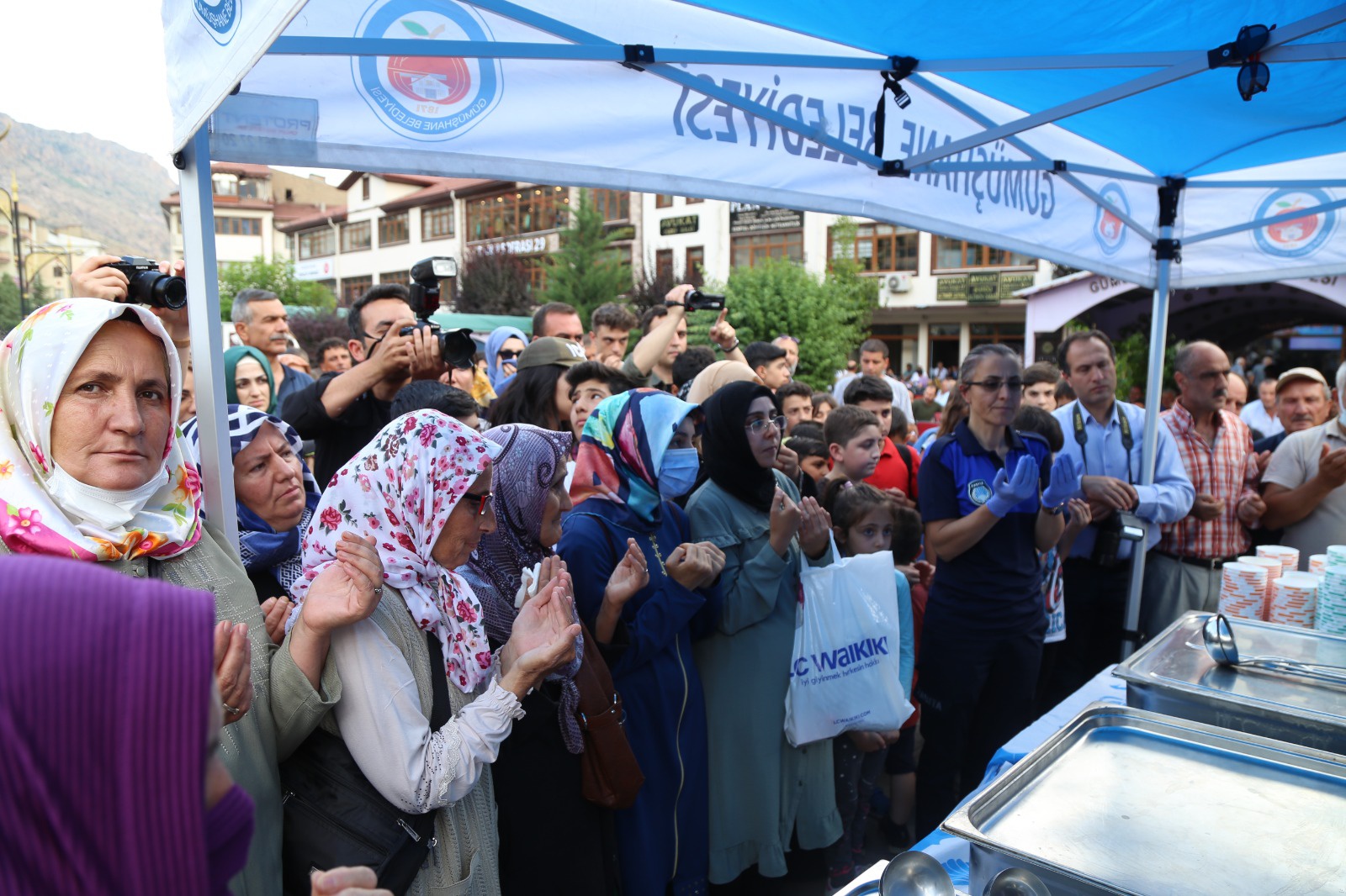 Gümüşhane’de 2 bin kişilik Aşure dağıtıldı 9