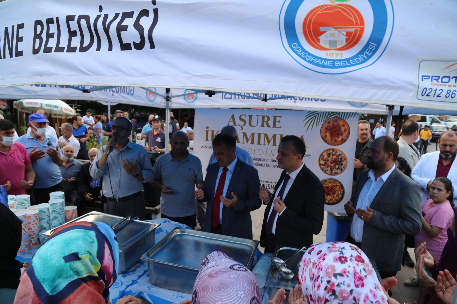 Gümüşhane’de 2 bin kişilik Aşure dağıtıldı 2