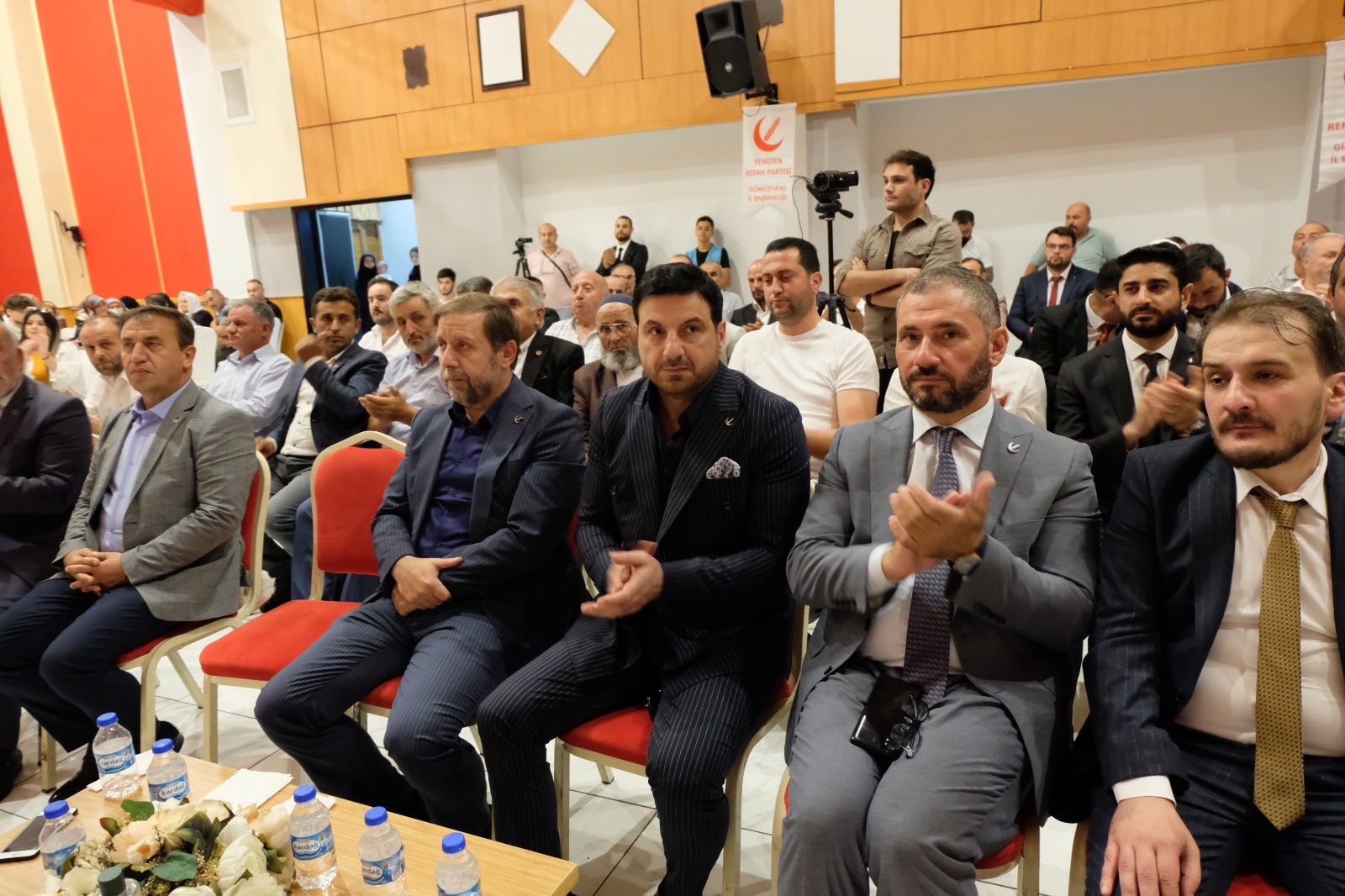 Yeniden Refah Partisi Nas ile devam dedi 11