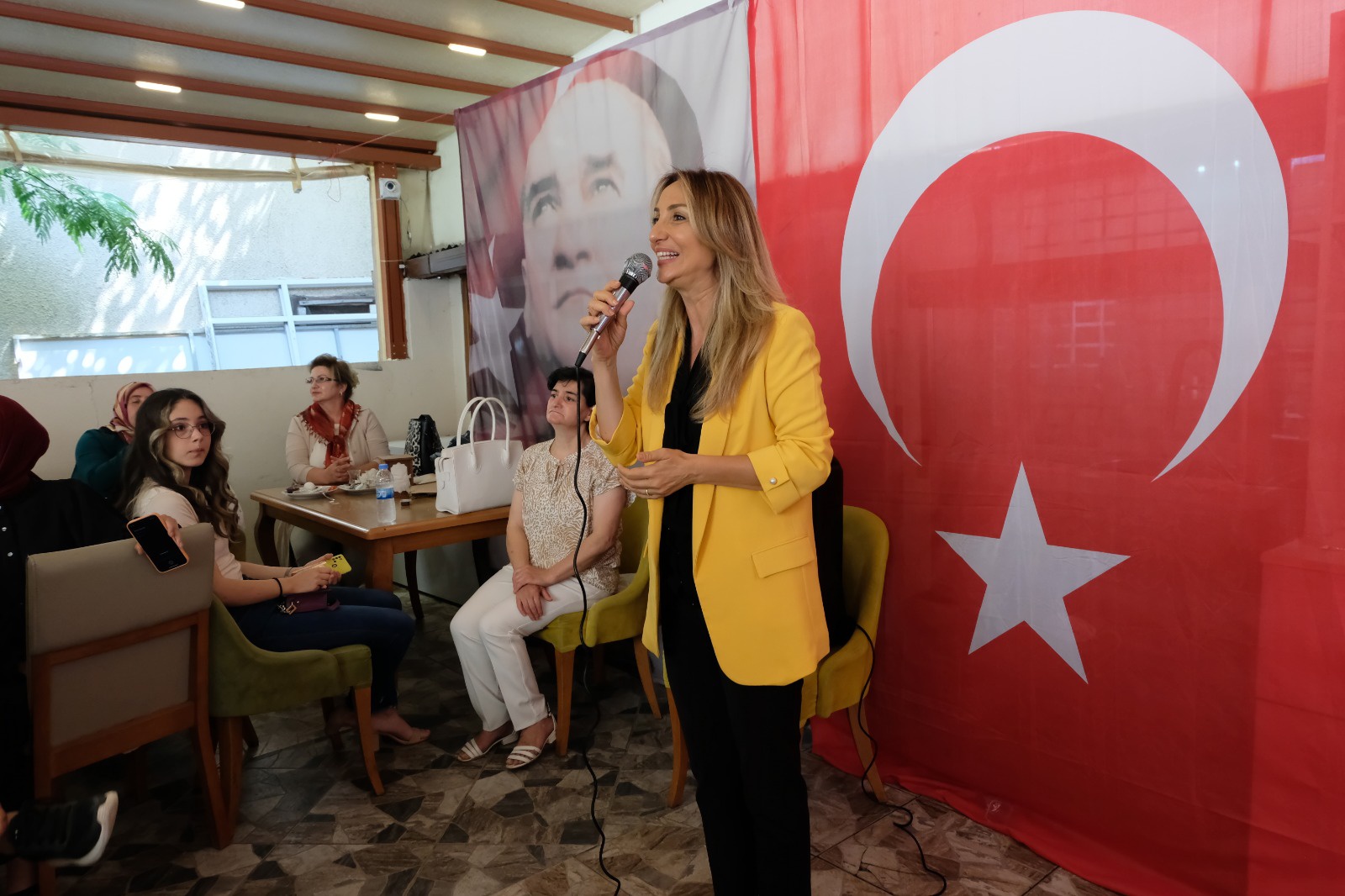 CHP Kadın Kolları Genel Başkanı Nazlıaka Gümüşhane’de 6