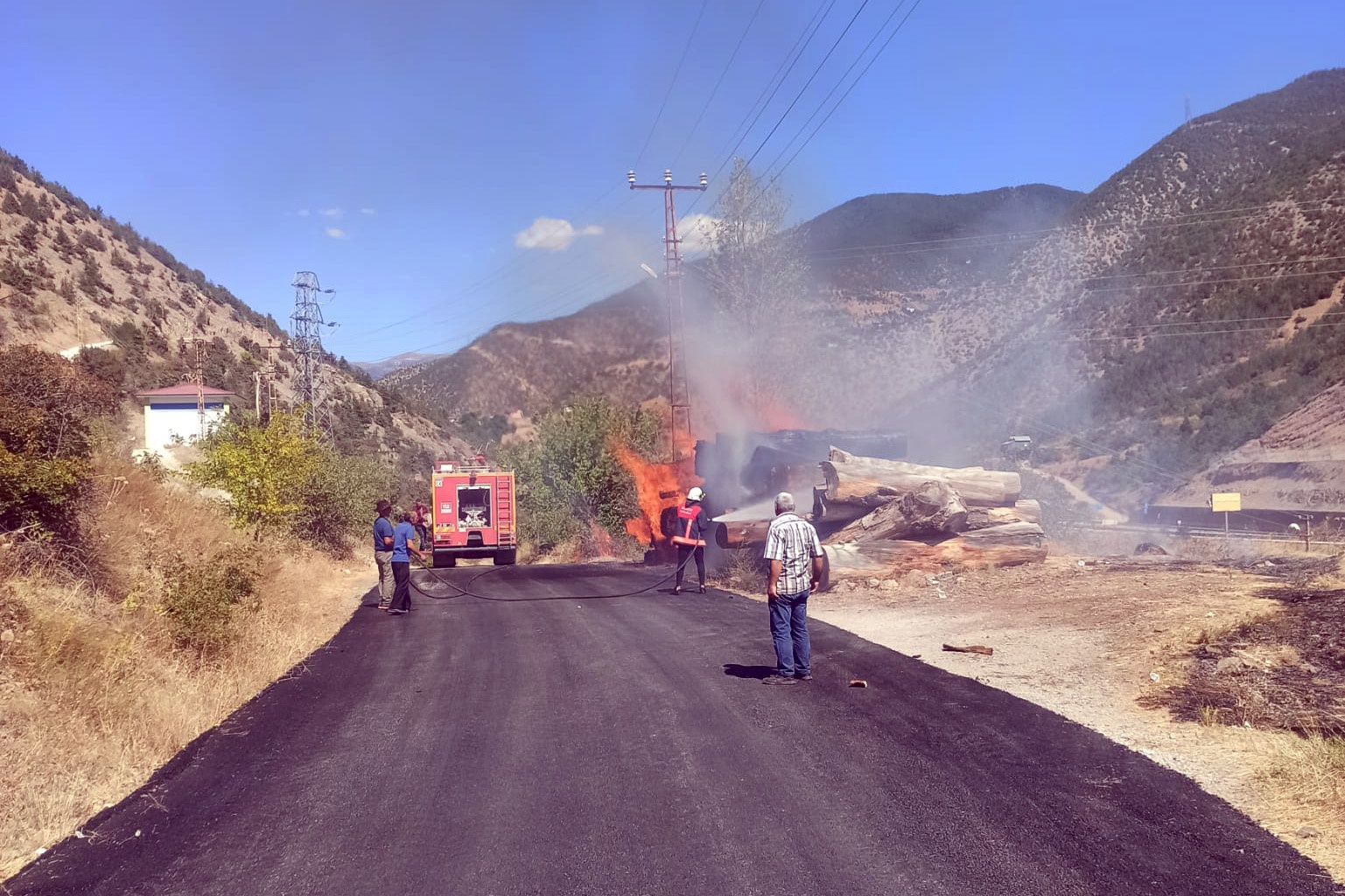 Torul’da yangın 2