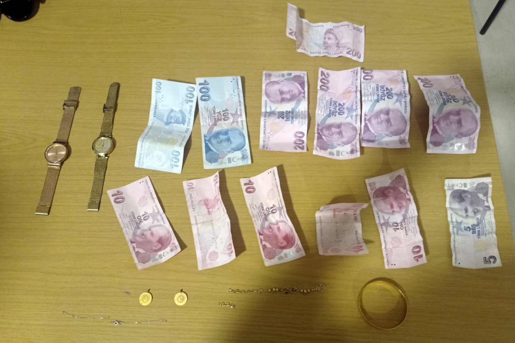 Gümüşhane’de altın hırsızı çete aynı gün yakalandı 5