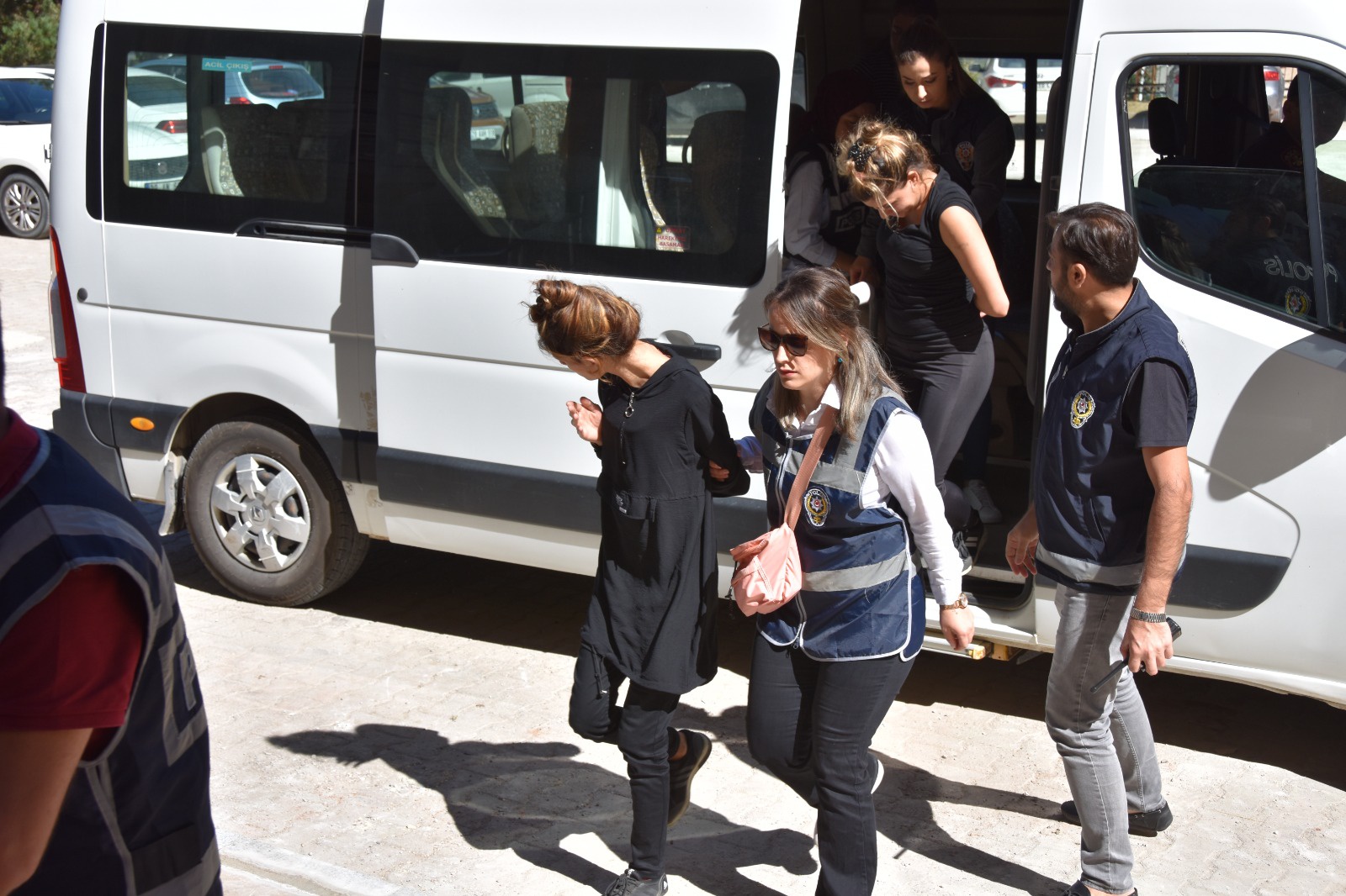 Gümüşhane’de altın hırsızı çete aynı gün yakalandı 1