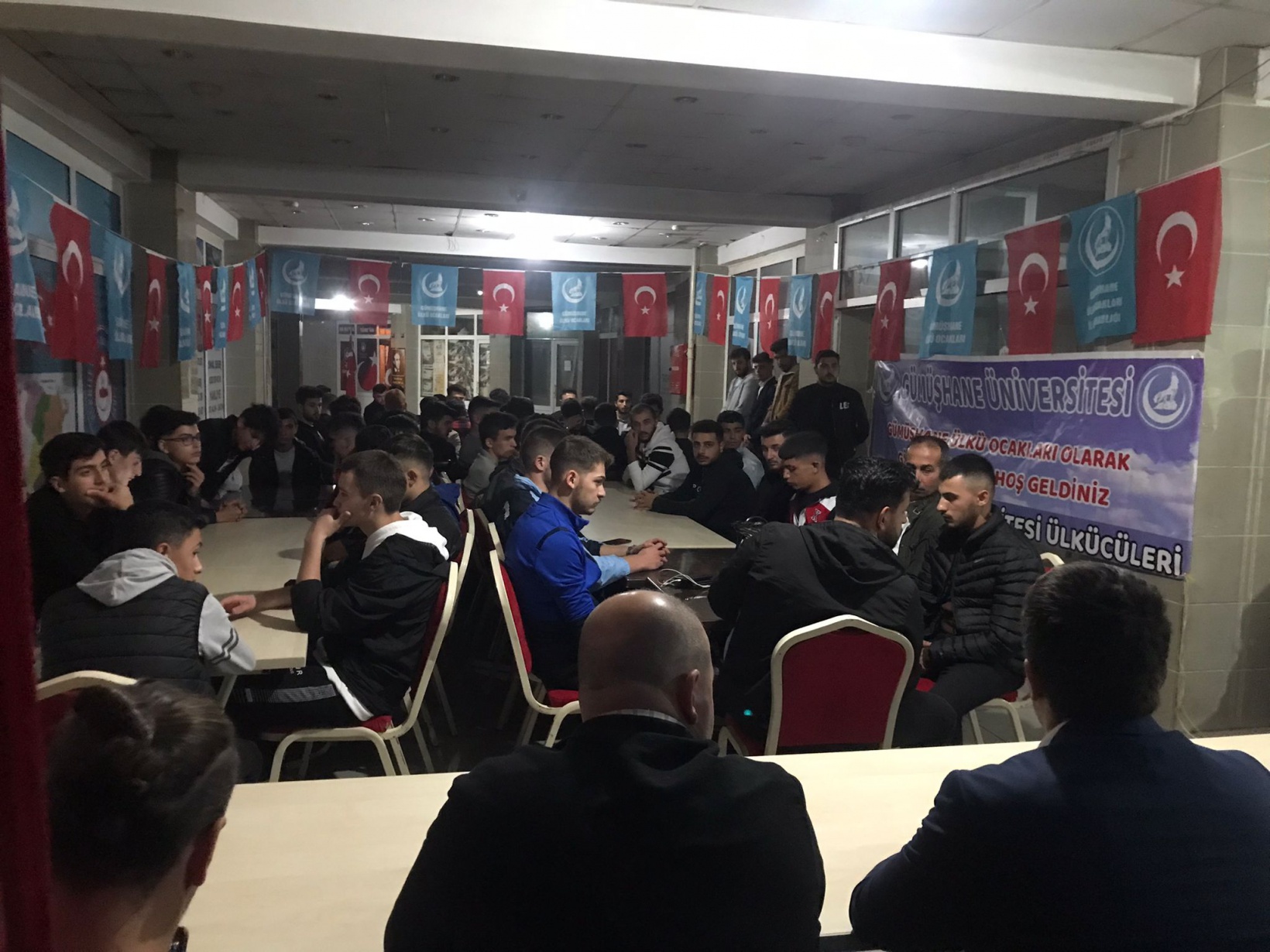 Ülkü Ocakları yeni üniversite öğrencilerini ağırladı 3