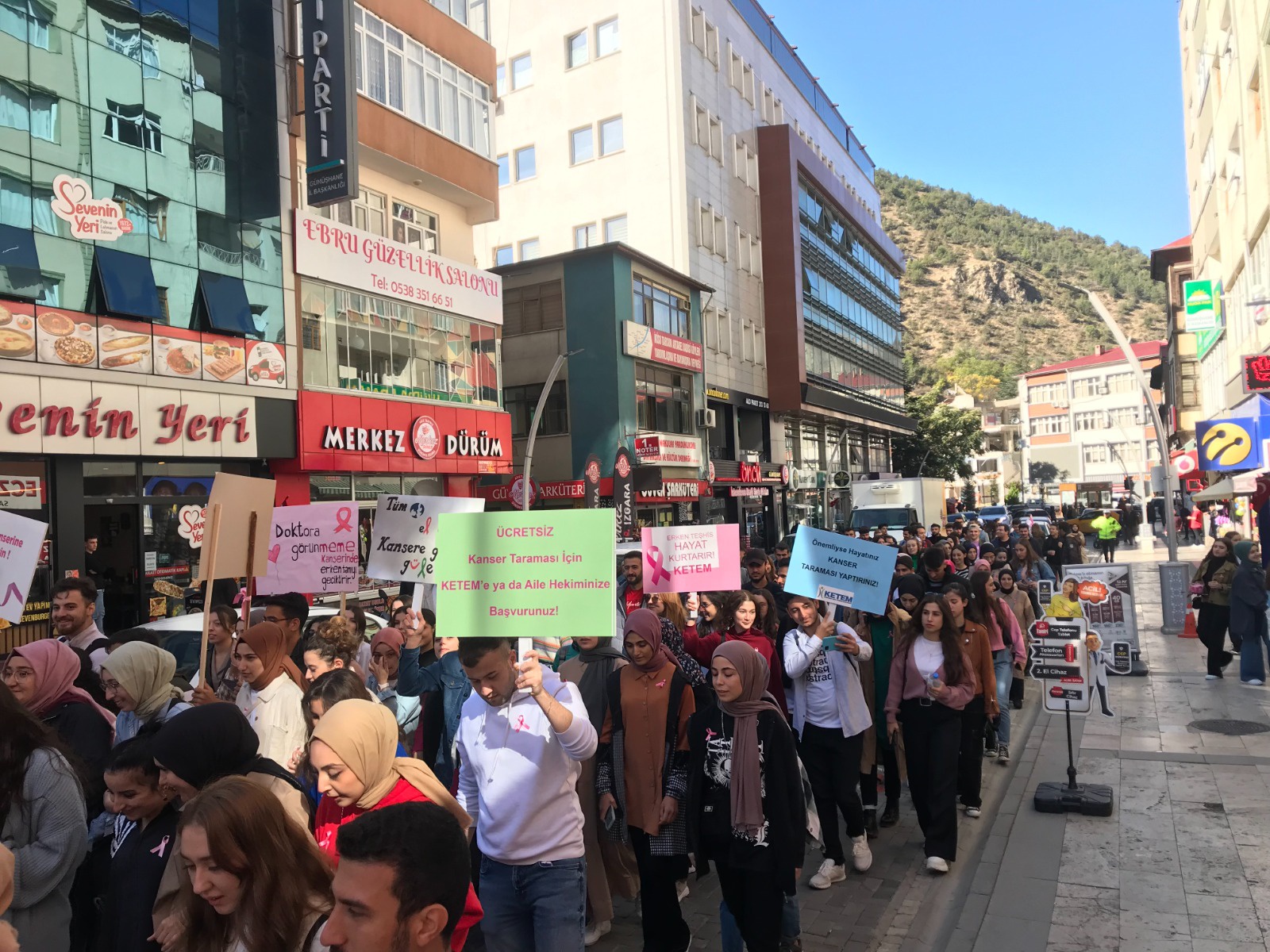 Gümüşhane’de Meme Kanserine farkındalık oluşturmak için yürüdüler 5