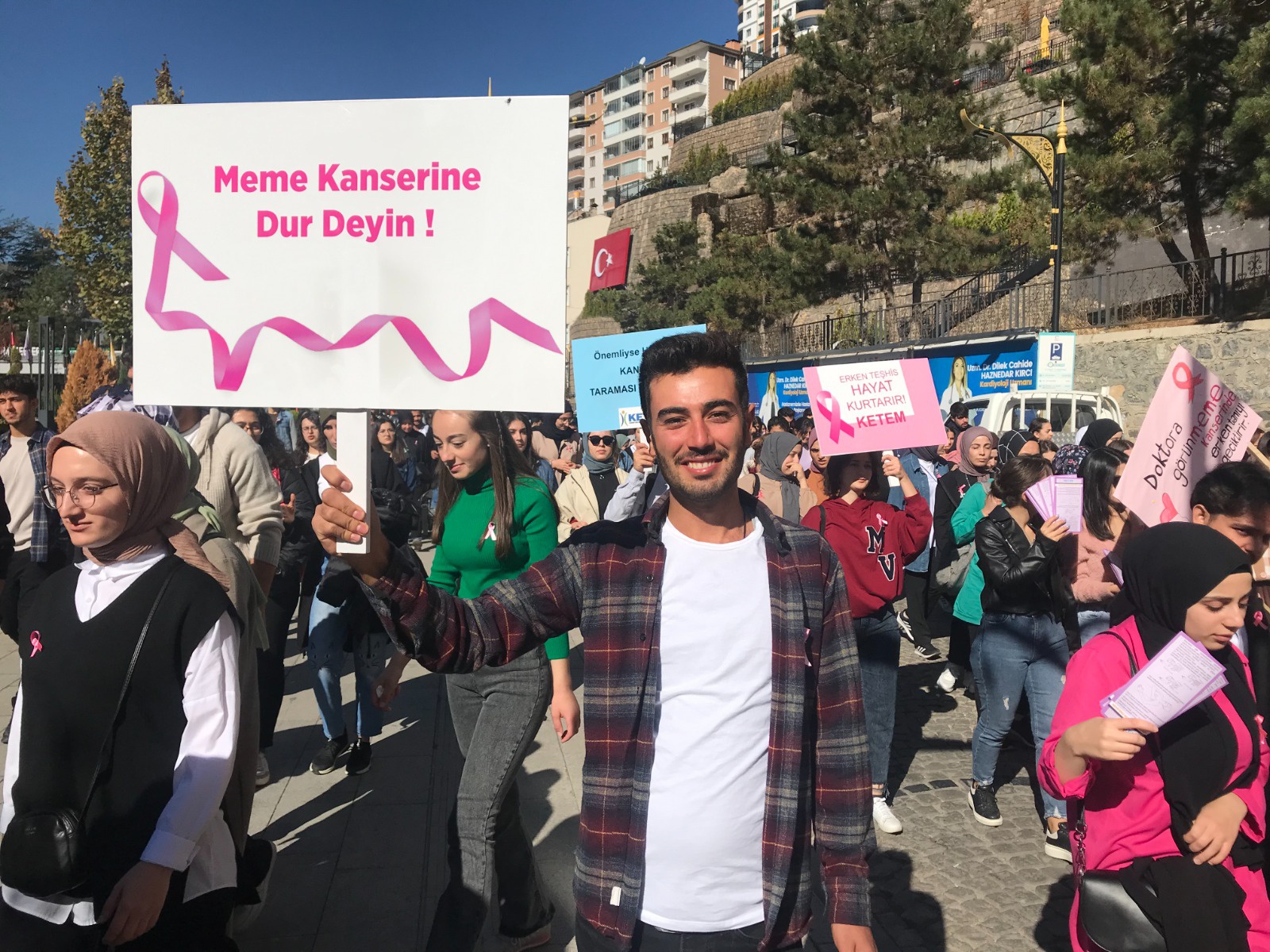 Gümüşhane’de Meme Kanserine farkındalık oluşturmak için yürüdüler 7