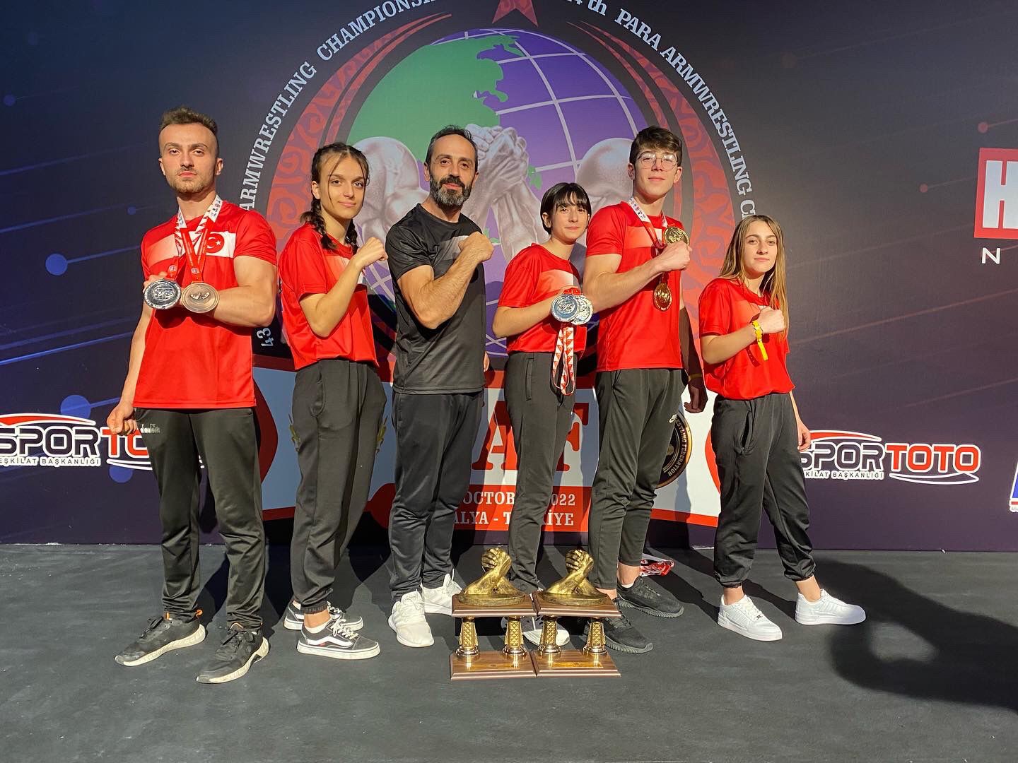 Bilekçilerimiz dünyanın bileğini bükmeye devam ediyor 11