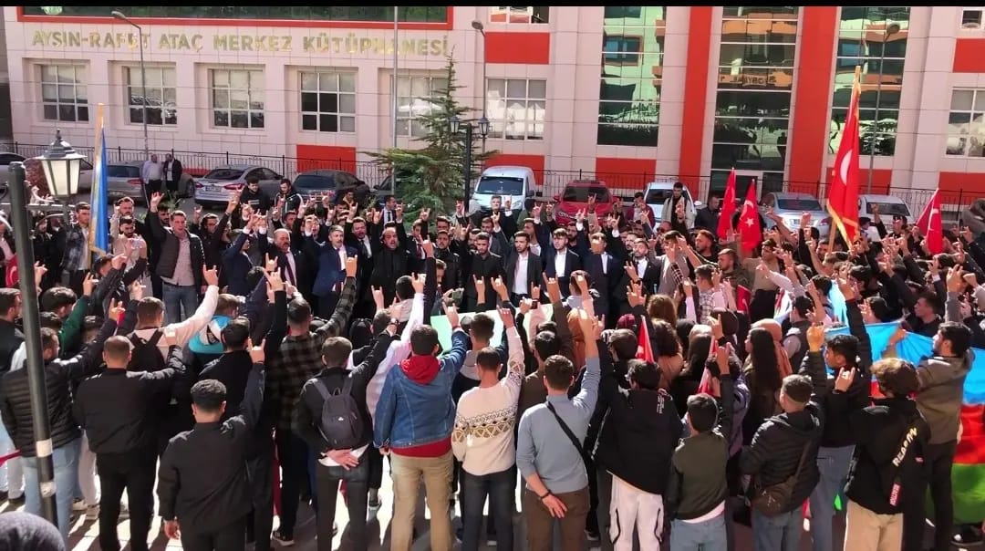 Ülkü Ocaklarından üniversitede gövde gösterisi 3