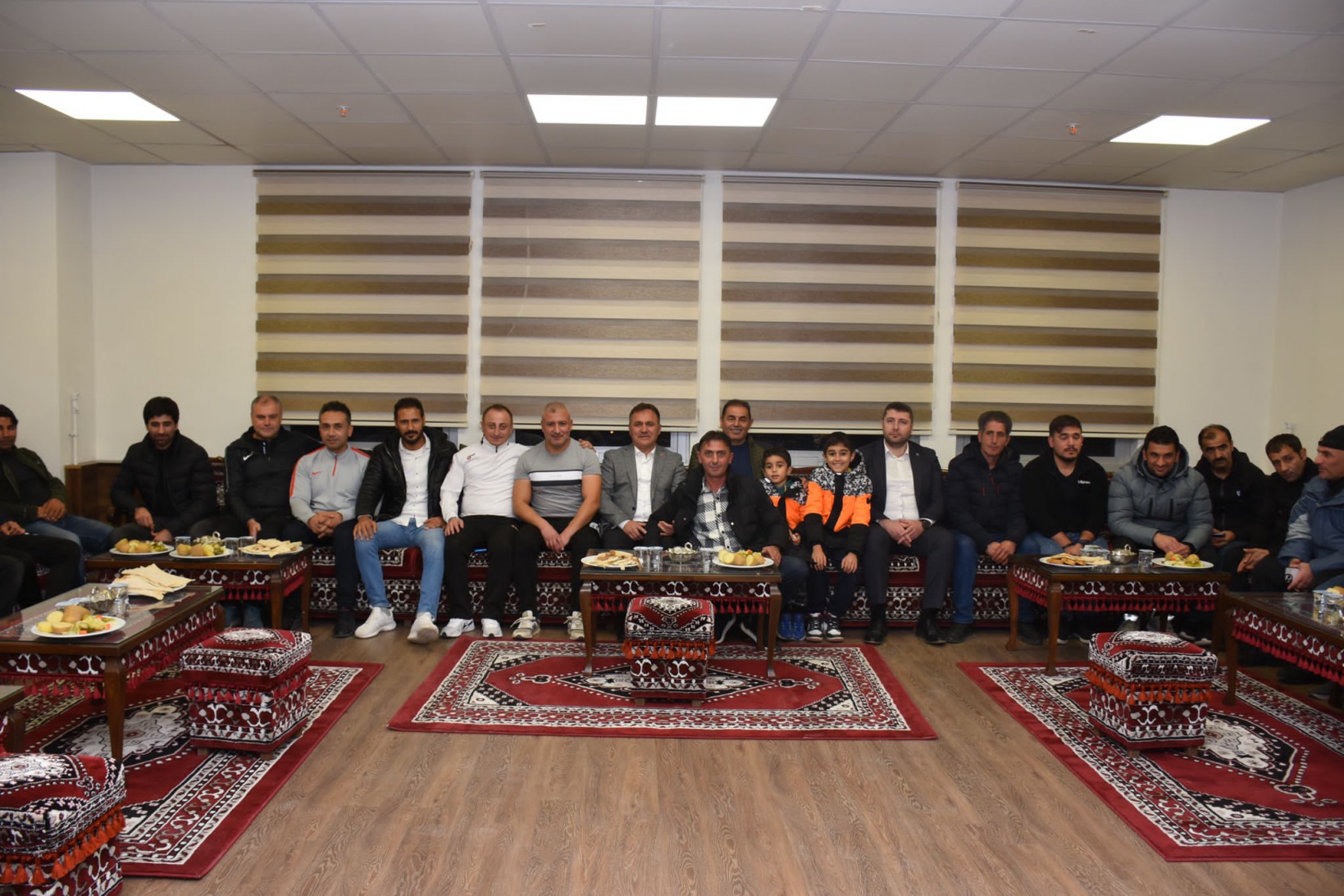 Yunus Emre bebek için Gümüşhane’ye gelen ünlü futbolculara Herfene programı düzenlendi 3