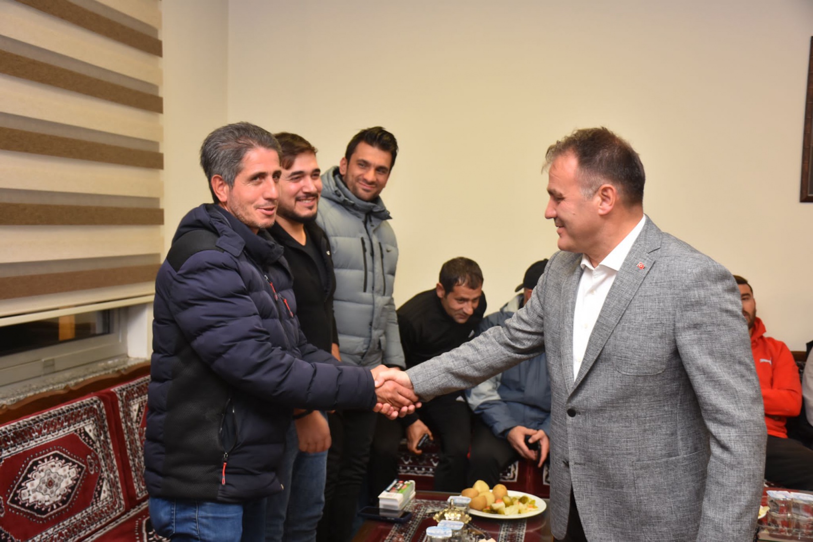 Yunus Emre bebek için Gümüşhane’ye gelen ünlü futbolculara Herfene programı düzenlendi 12