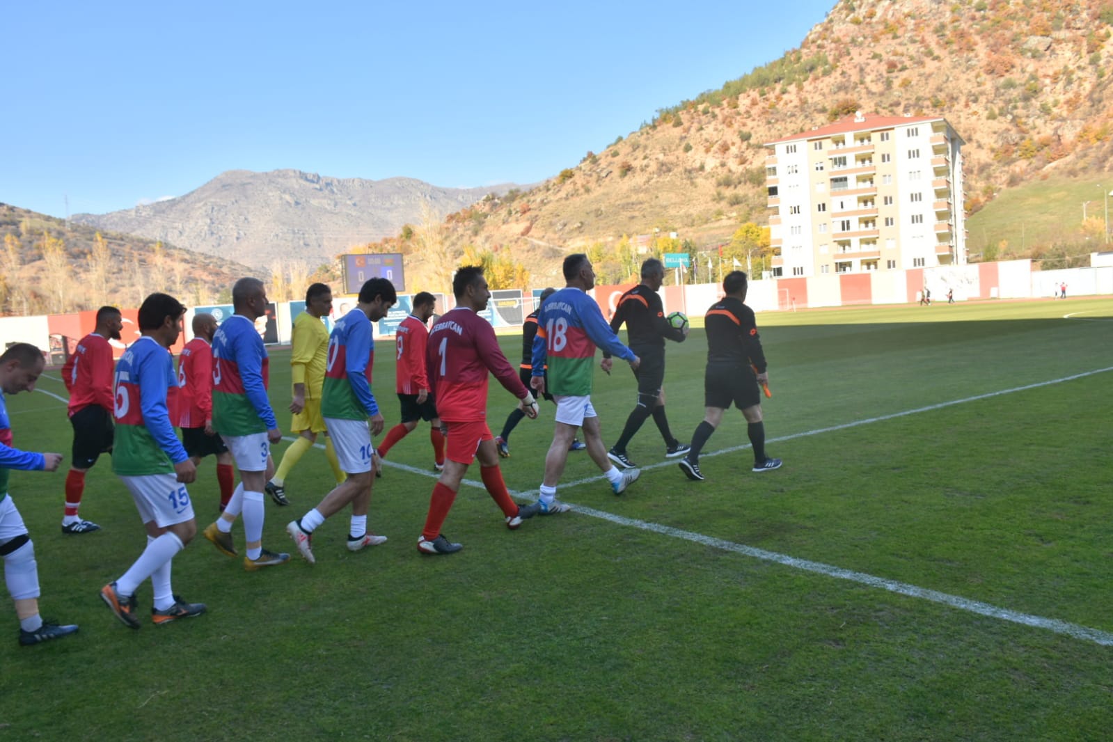Yunus Emre bebek için düzenlenen turnuvada Türkiye veteranları 5-2 kazandı 11