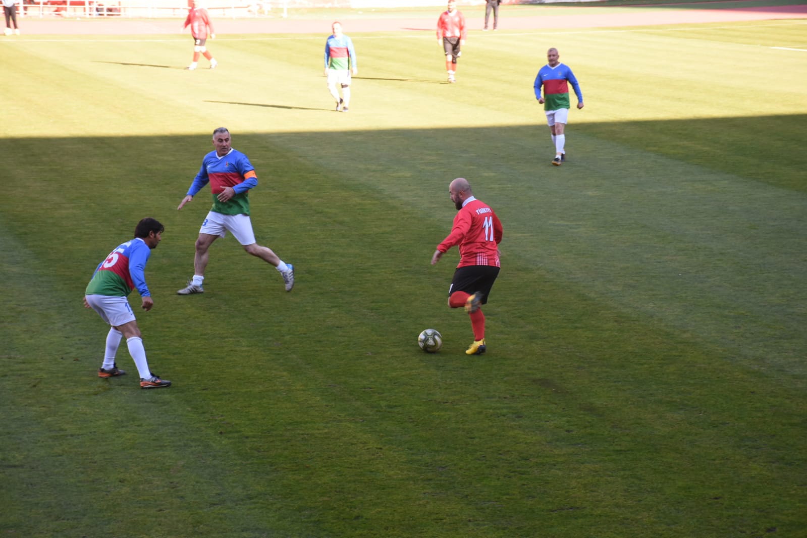 Yunus Emre bebek için düzenlenen turnuvada Türkiye veteranları 5-2 kazandı 12