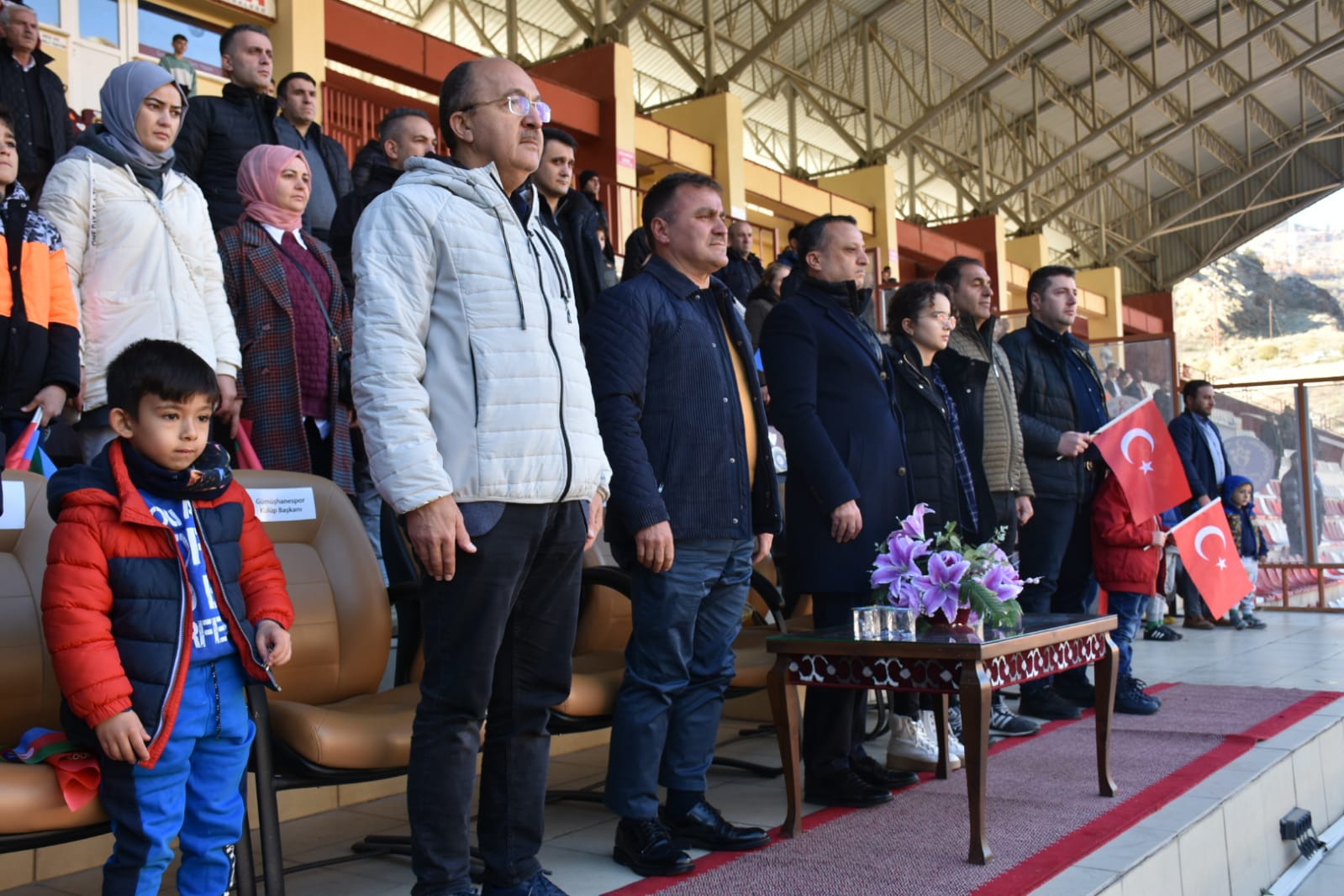 Yunus Emre bebek için düzenlenen turnuvada Türkiye veteranları 5-2 kazandı 8