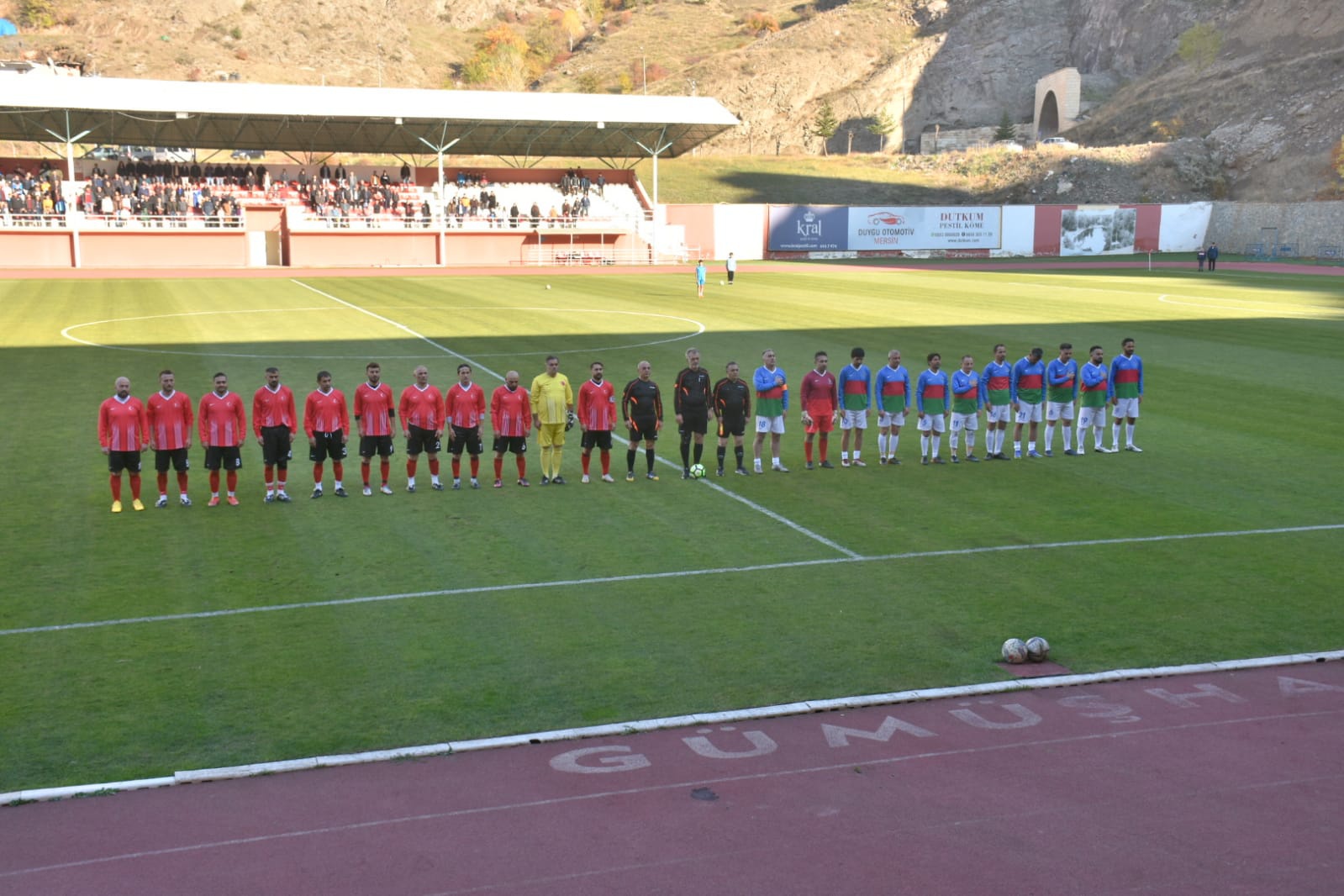 Yunus Emre bebek için düzenlenen turnuvada Türkiye veteranları 5-2 kazandı 3