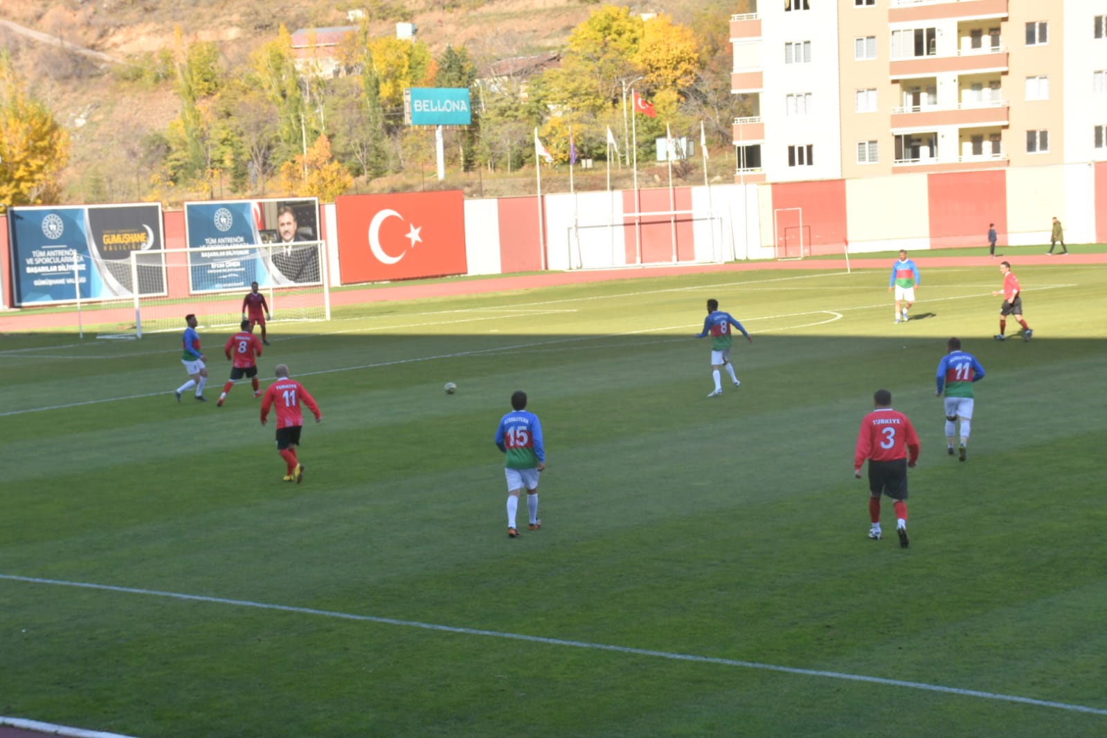 Yunus Emre bebek için düzenlenen turnuvada Türkiye veteranları 5-2 kazandı 13
